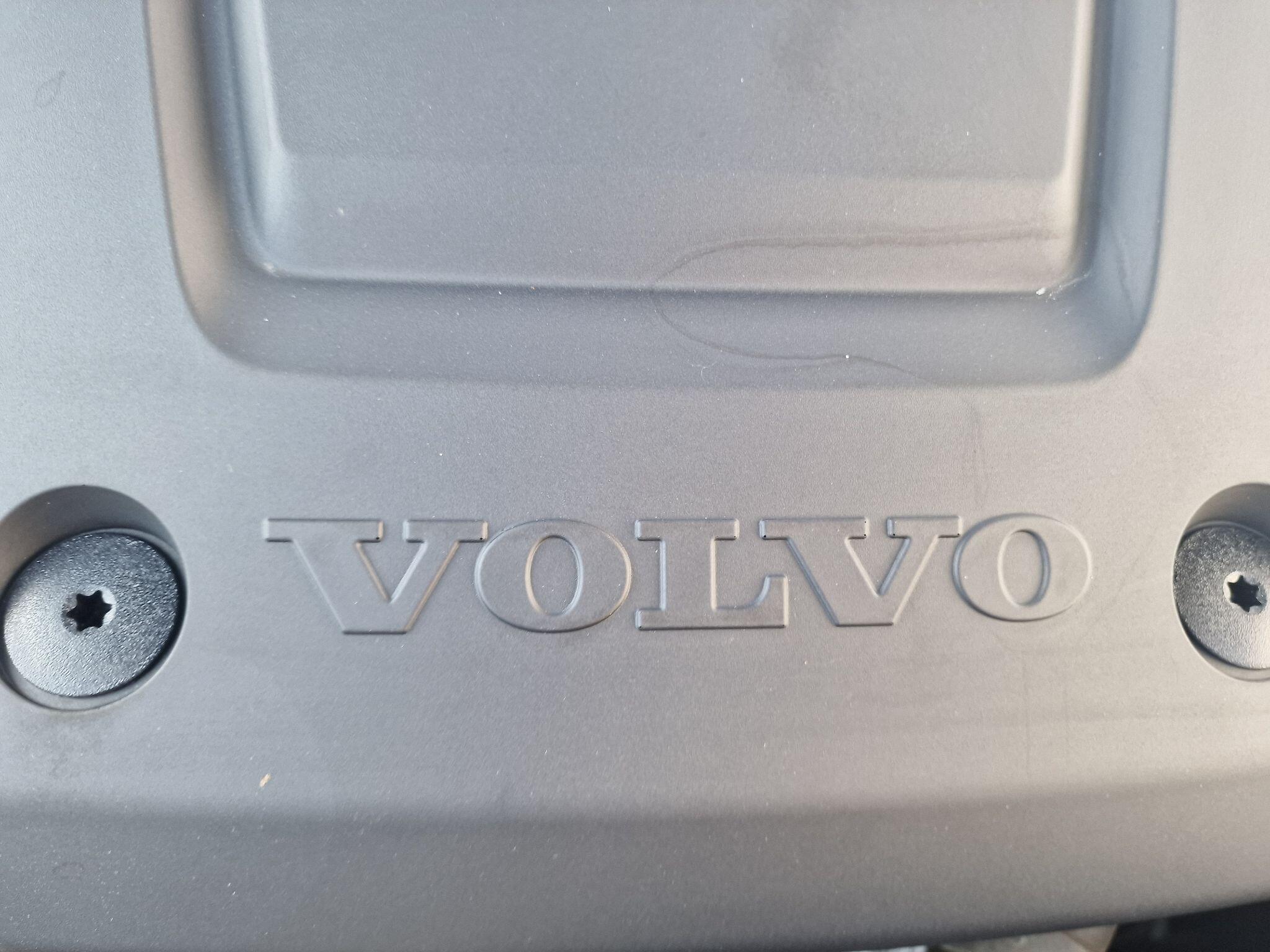 Volvo XC40 view 45