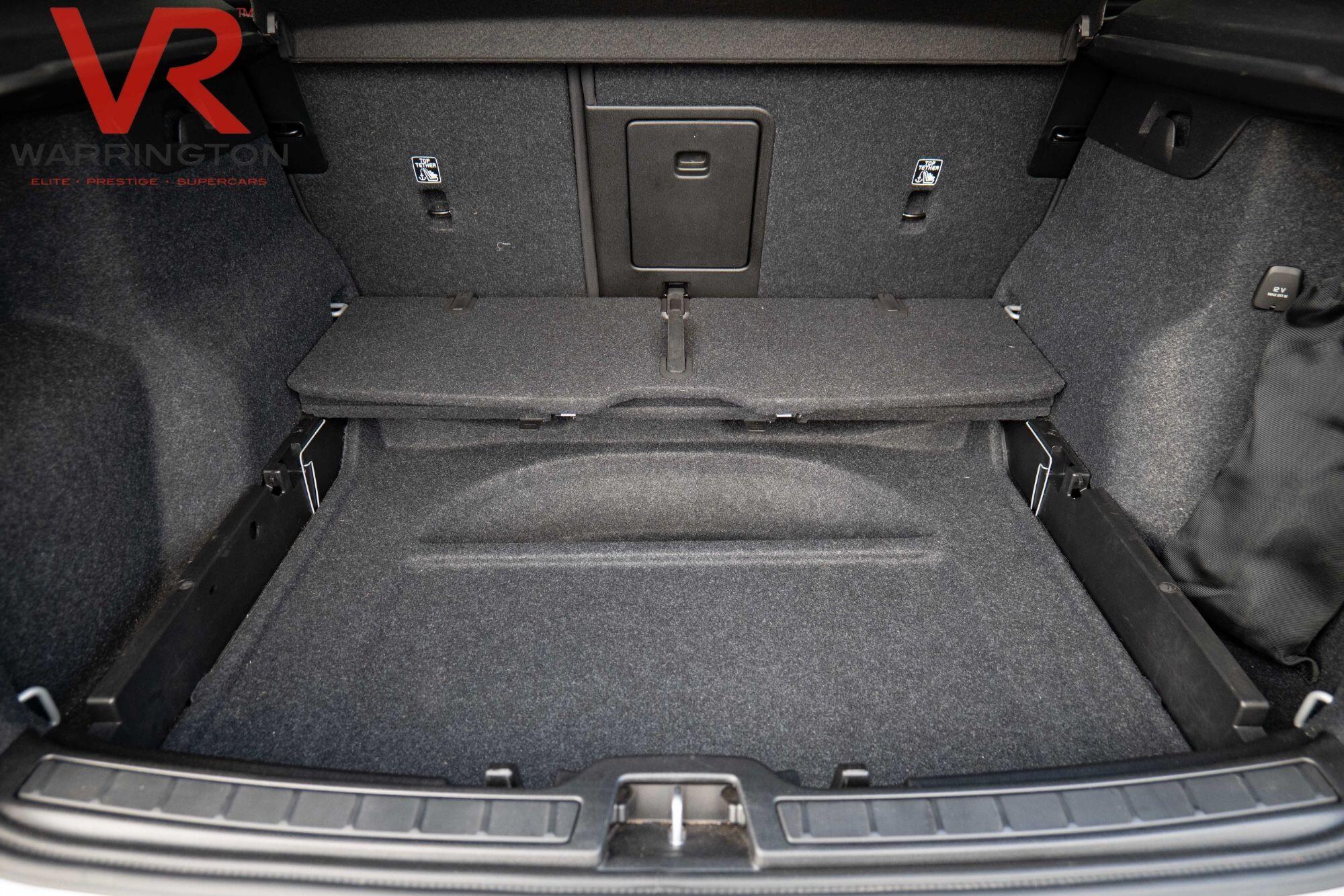 Volvo XC40 view 18