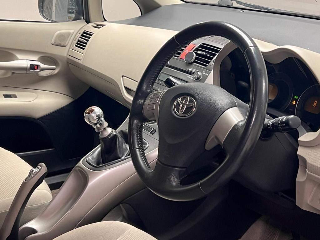 Toyota Auris view 17