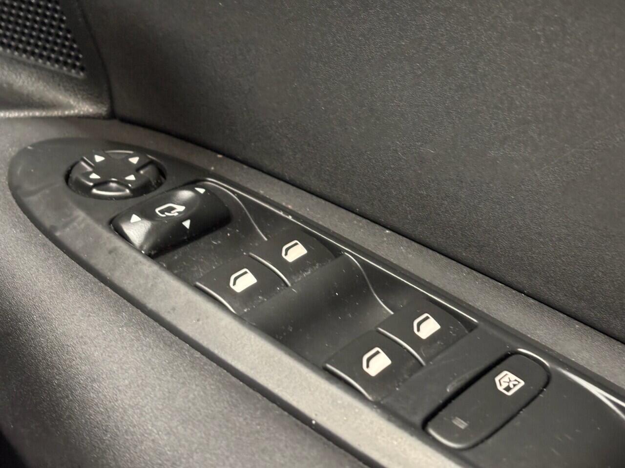 Citroen C4 view 35