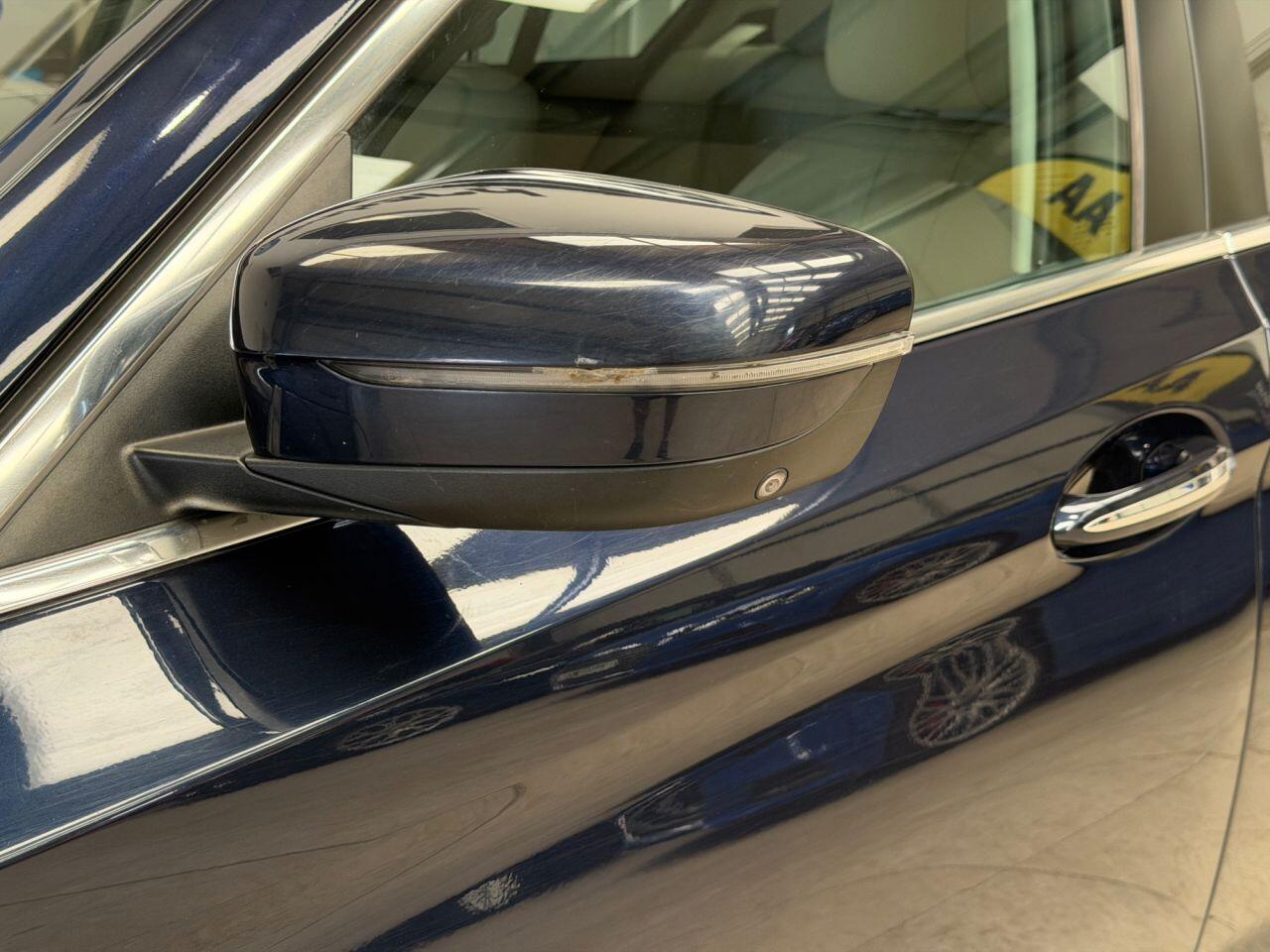 BMW 5 Series view 25