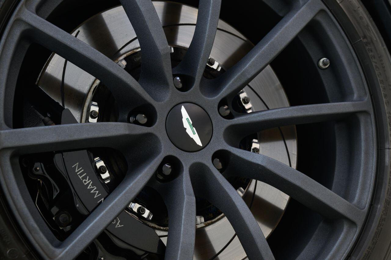 Aston Martin DB11 view 17