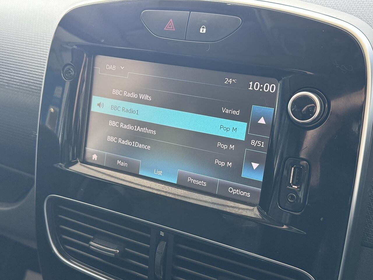 Renault Clio view 17