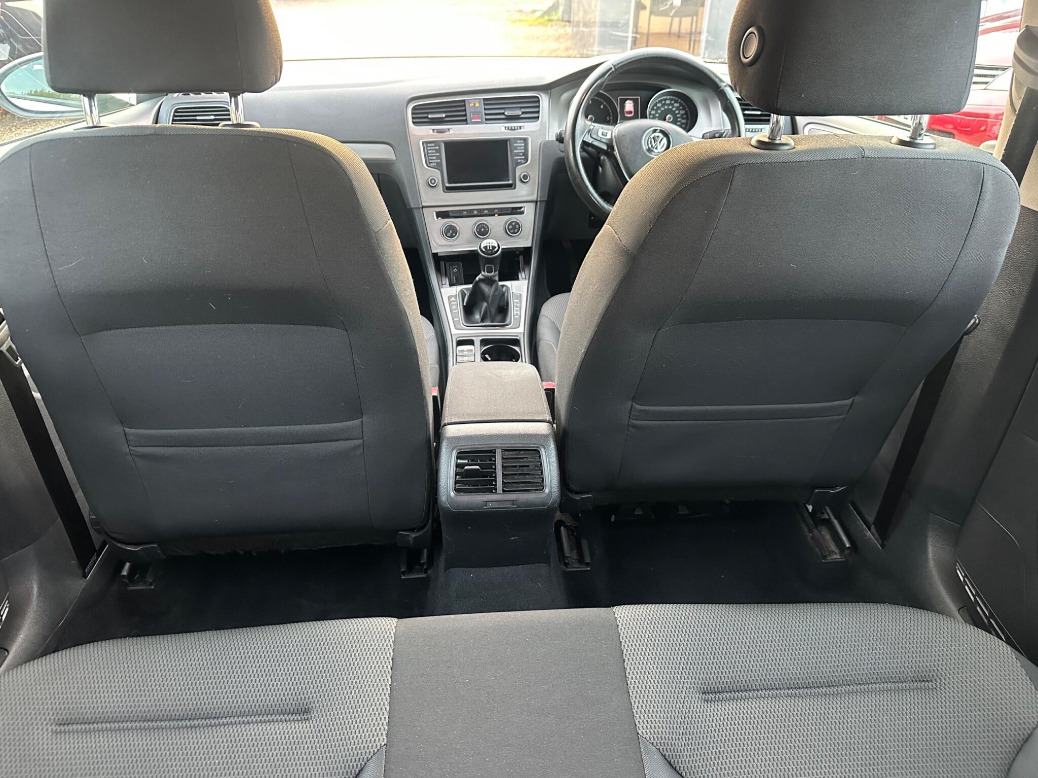 Volkswagen Golf view 20