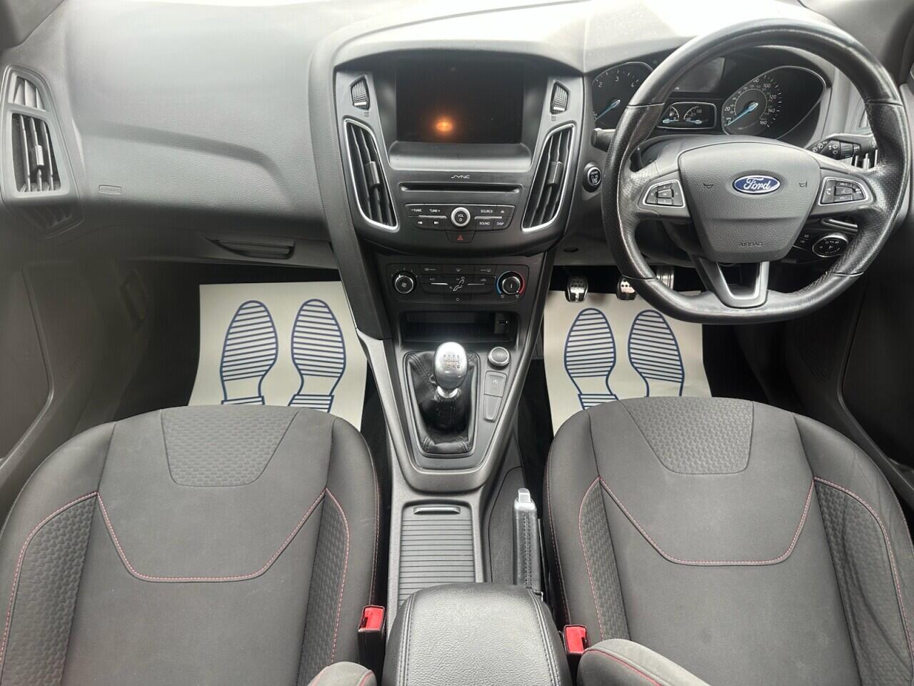 Ford Focus view 17