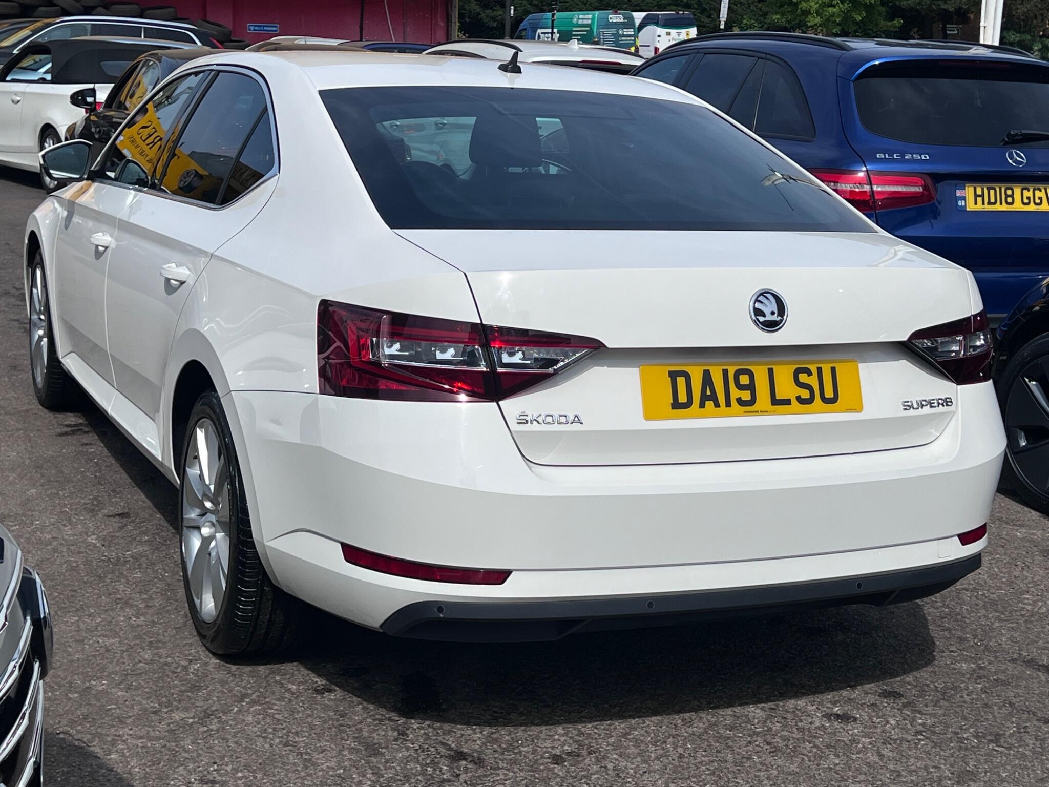 Skoda Superb view 13
