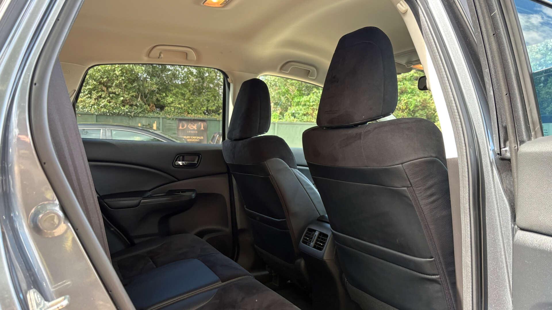 Honda CR-V view 9