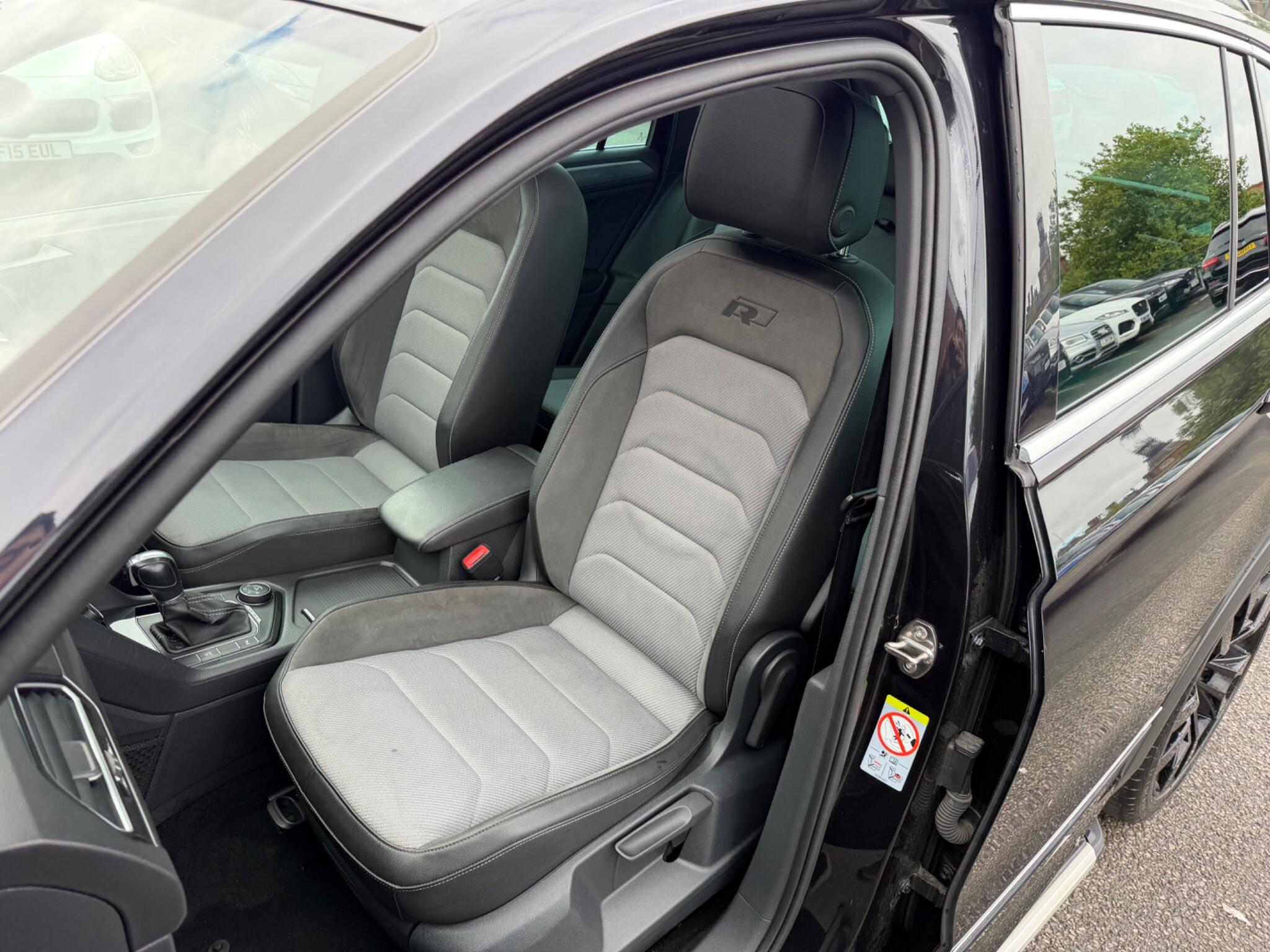 Volkswagen Tiguan view 19