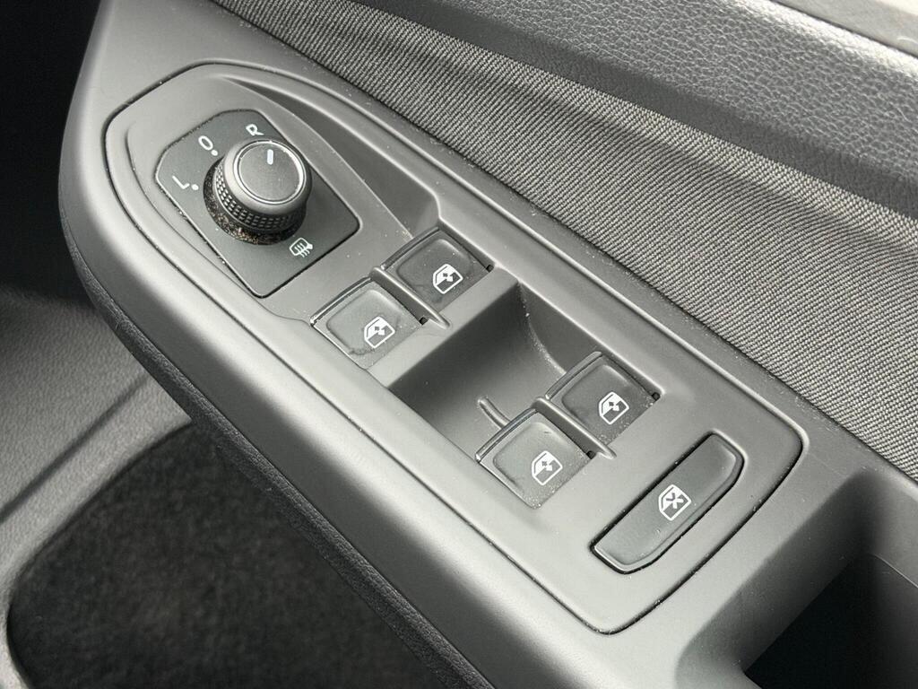 Volkswagen Golf view 43