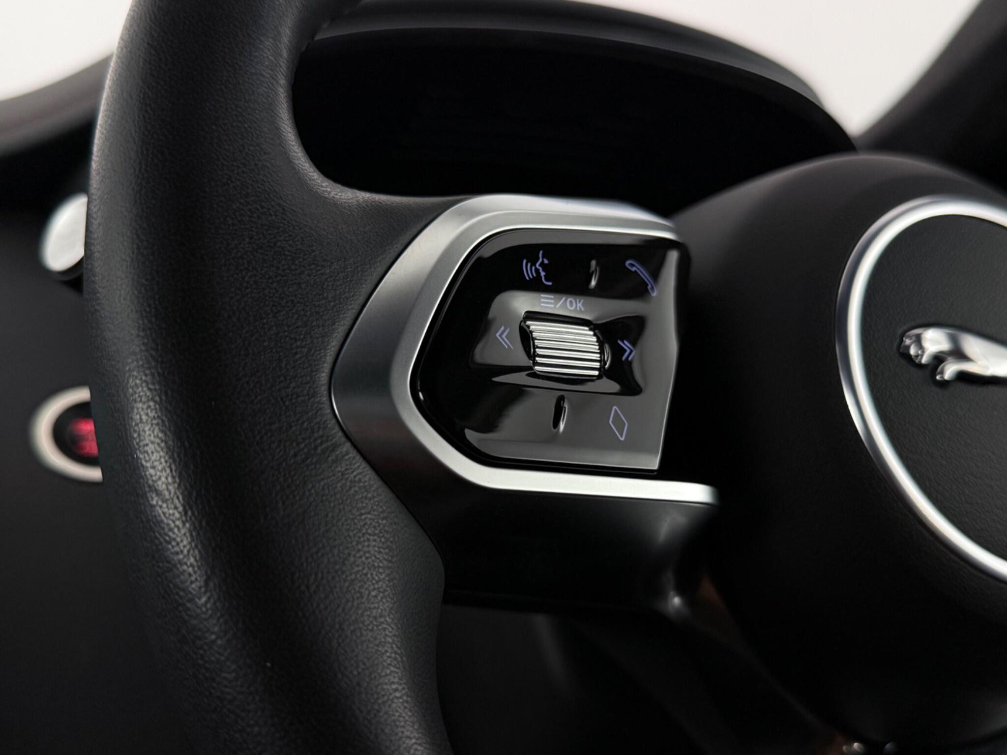 Jaguar E-Pace view 14