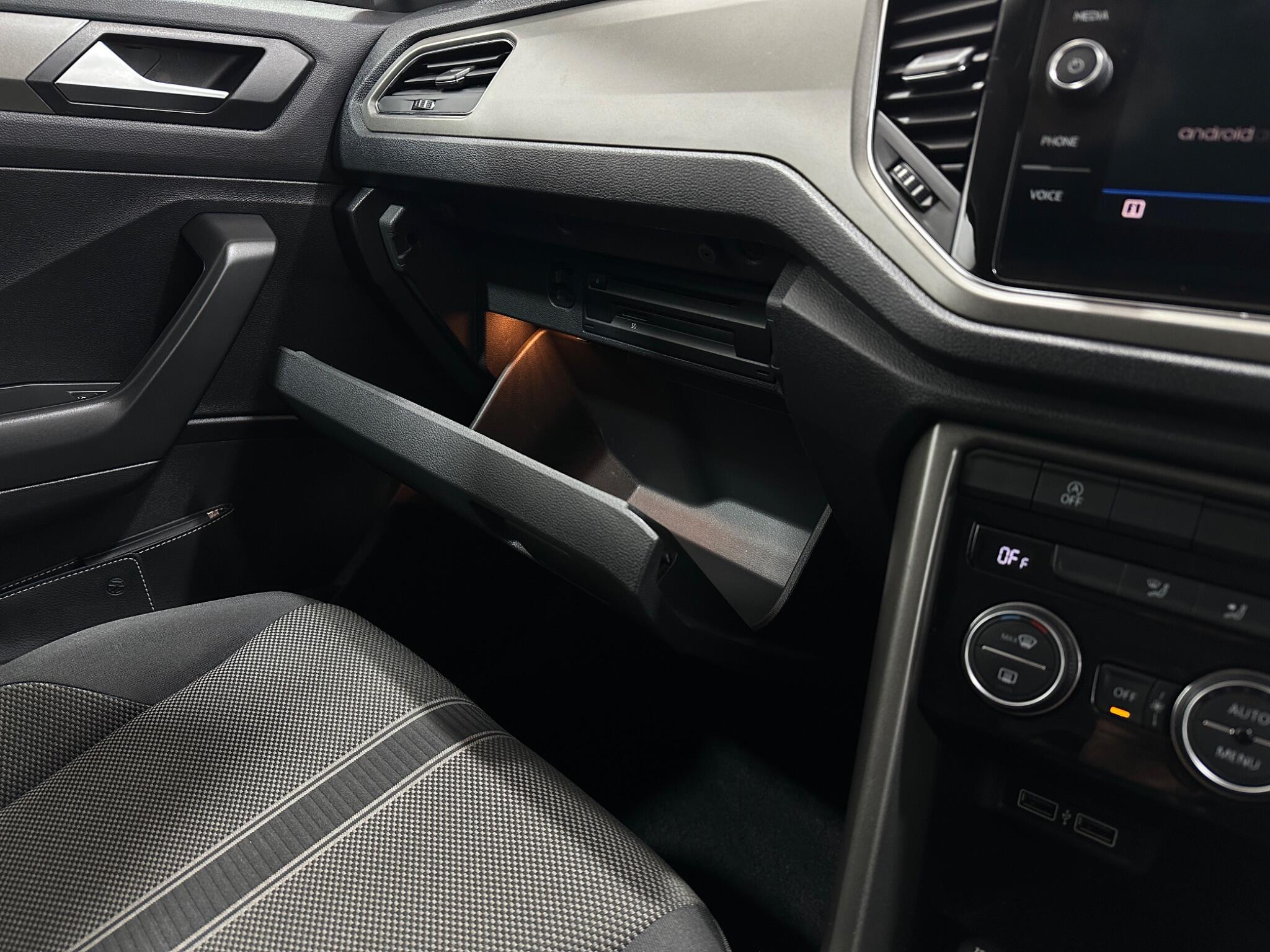Volkswagen T-Roc view 25