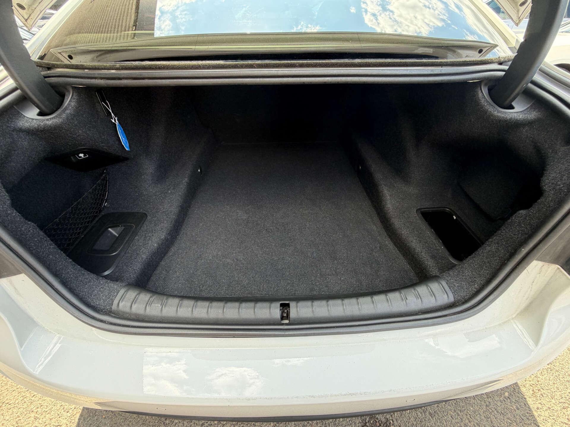 BMW 5 Series view 11