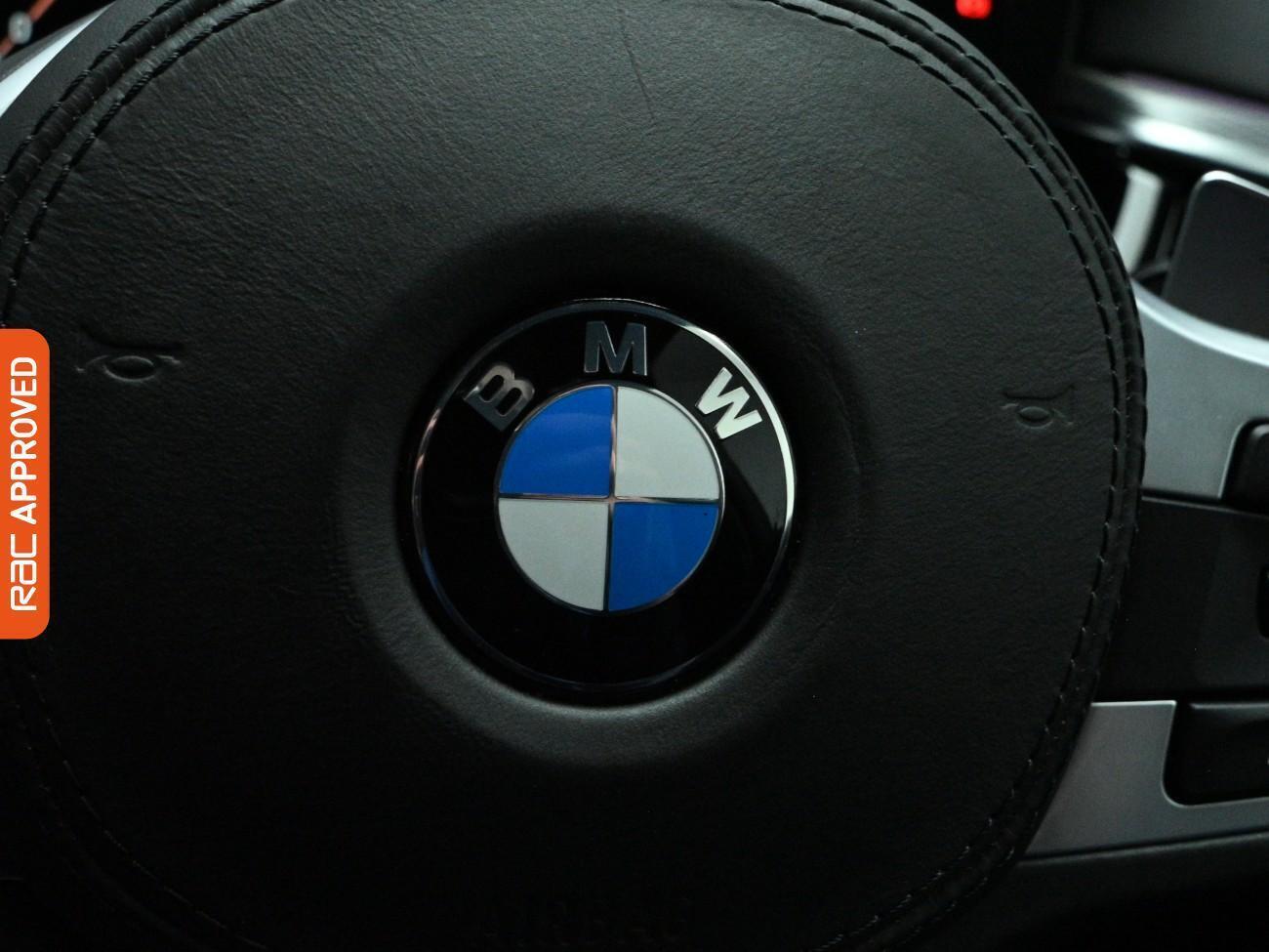 BMW 5 Series view 25