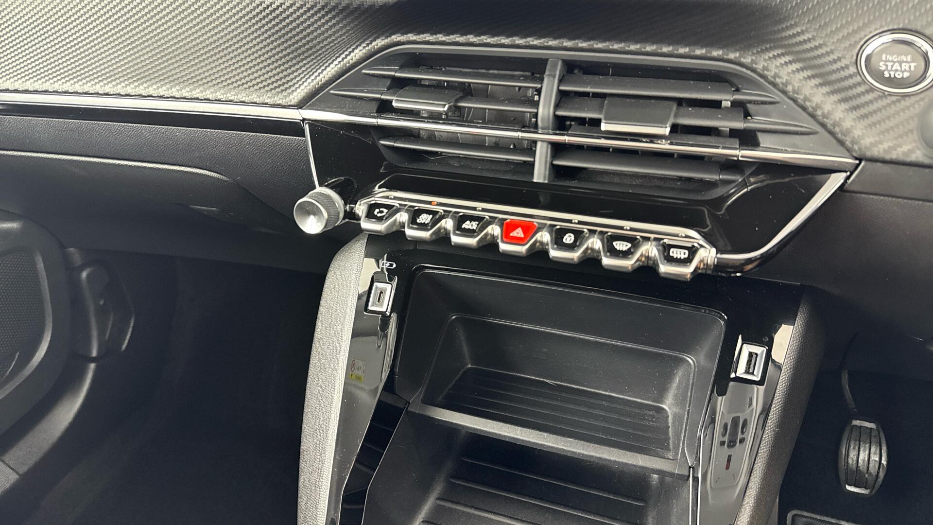 Peugeot 2008 view 26