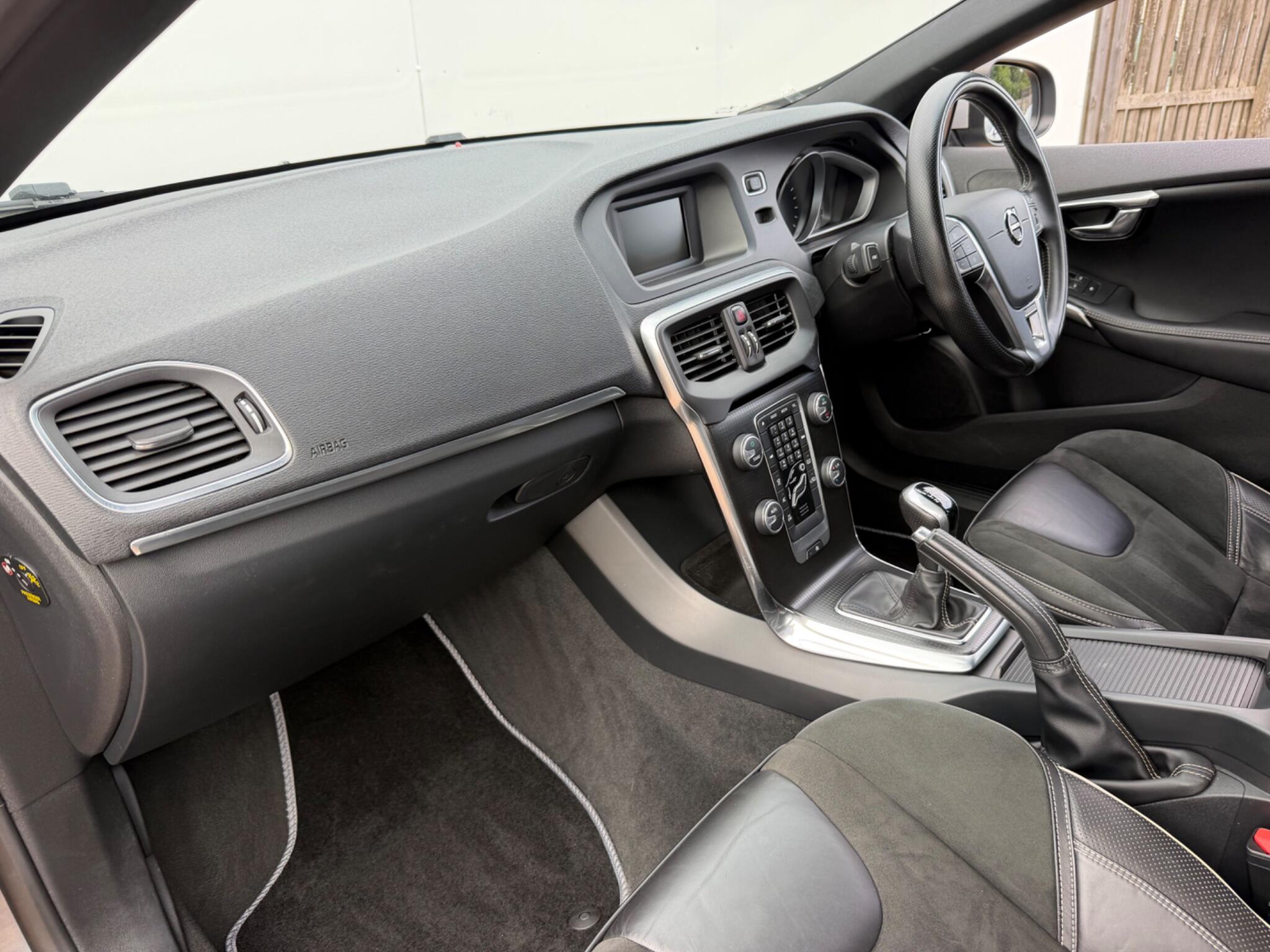 Volvo V40 view 21
