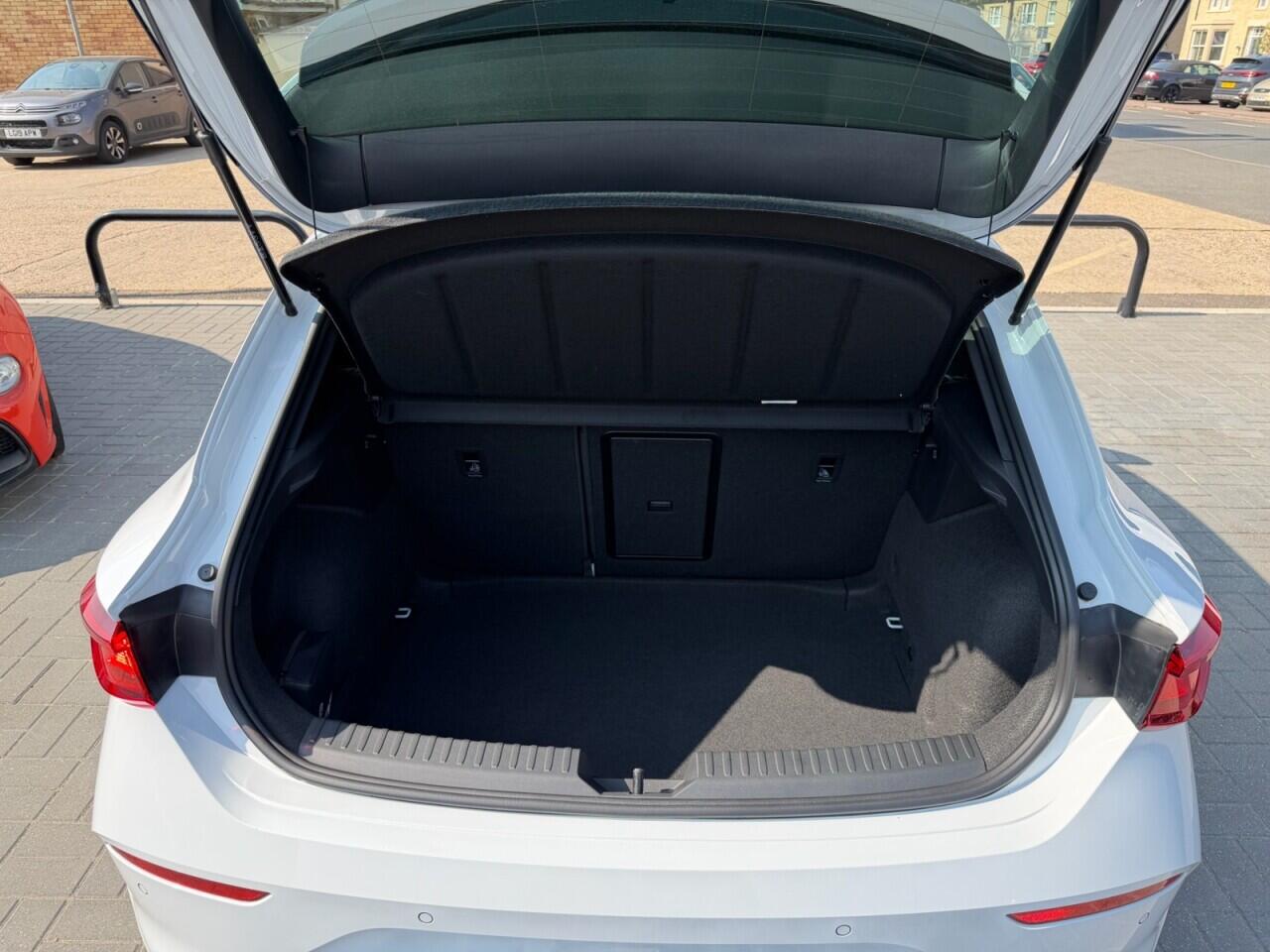 Cupra Leon view 21