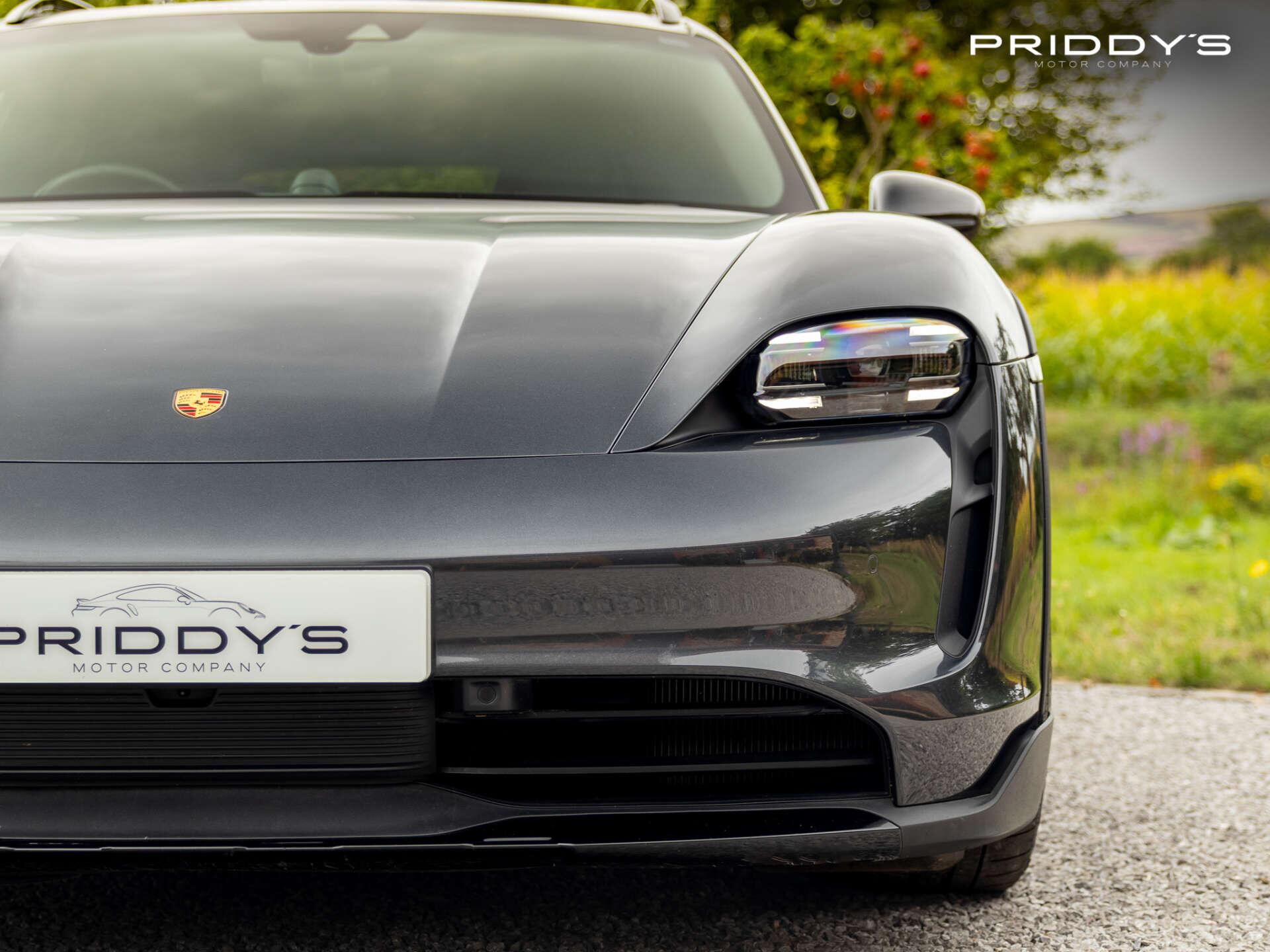 Porsche Taycan view 18