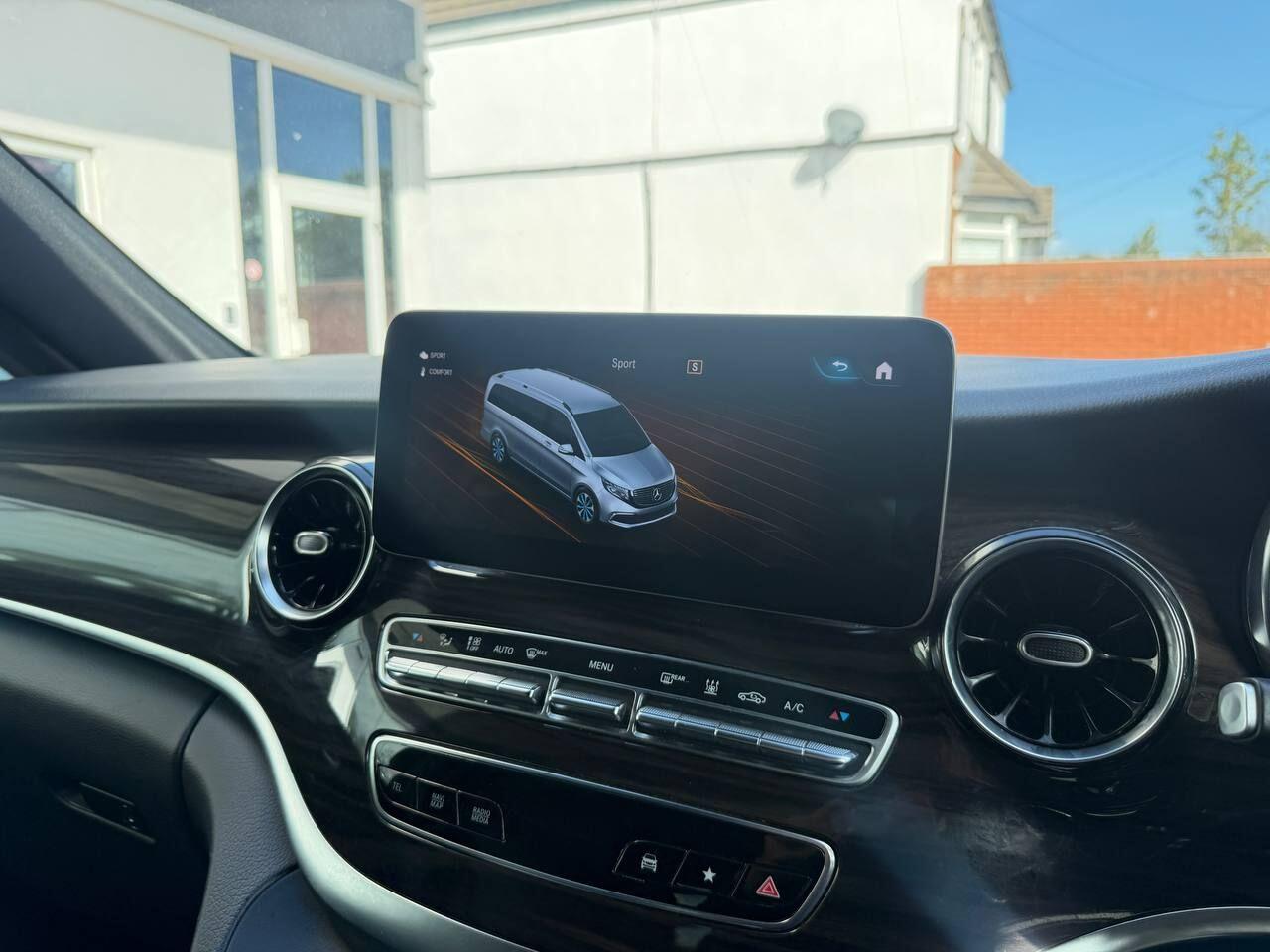 Mercedes-Benz EQV view 40