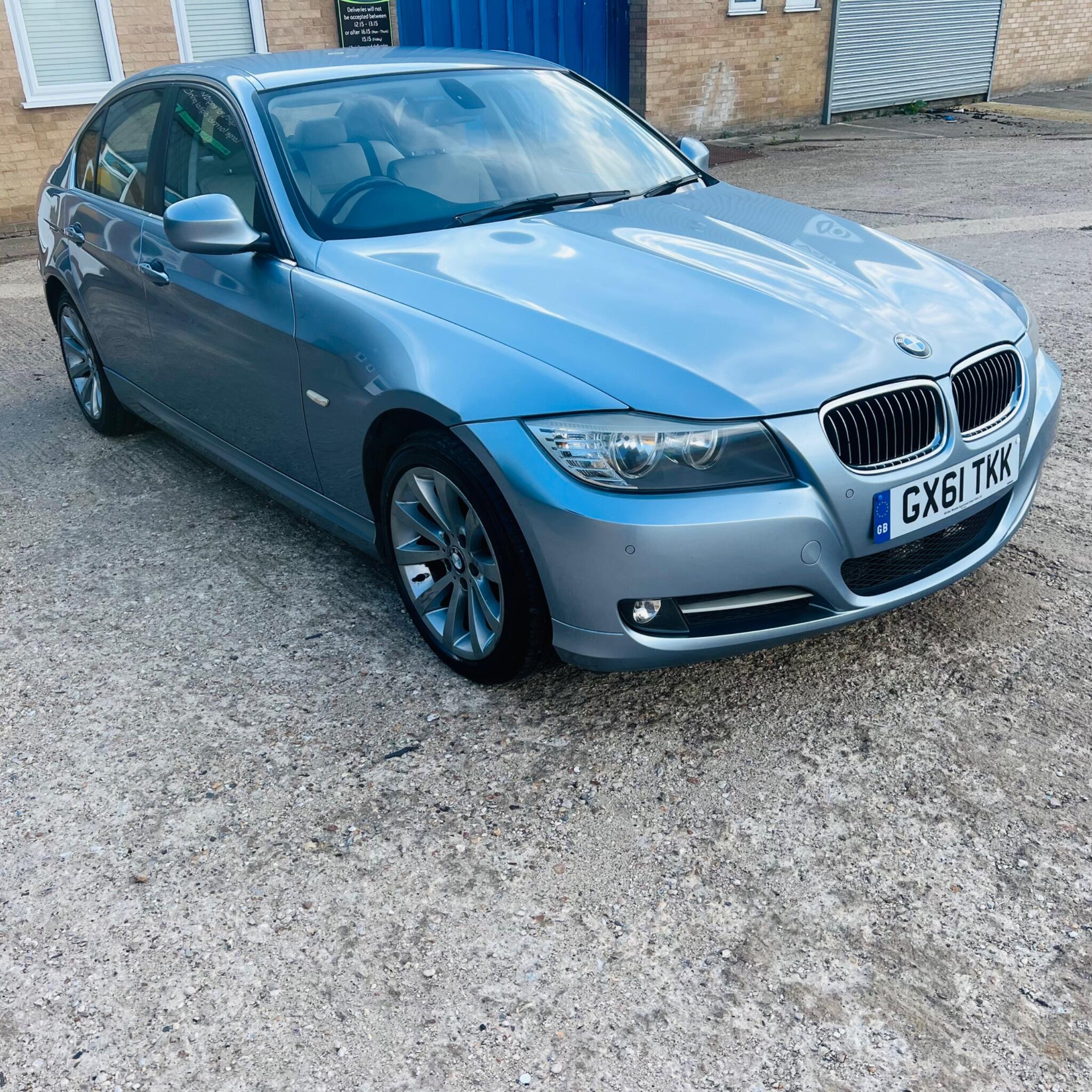 BMW 3 Series view 5