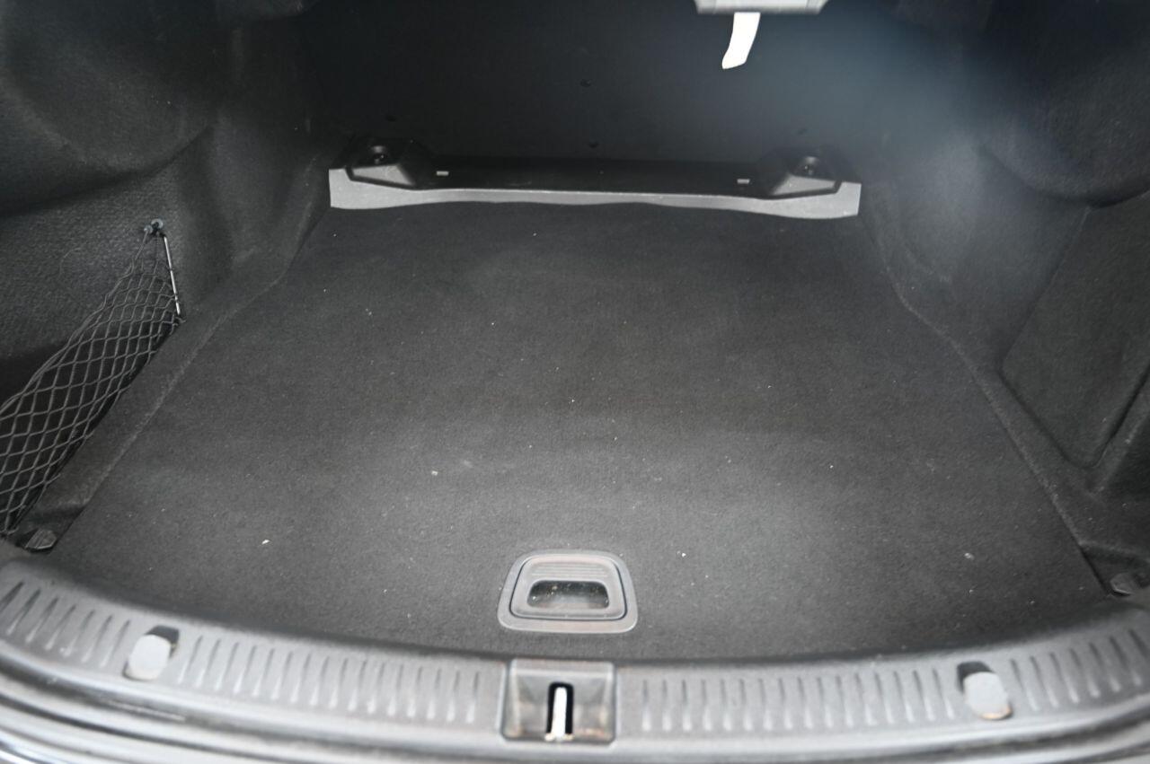 Mercedes-Benz E Class view 8