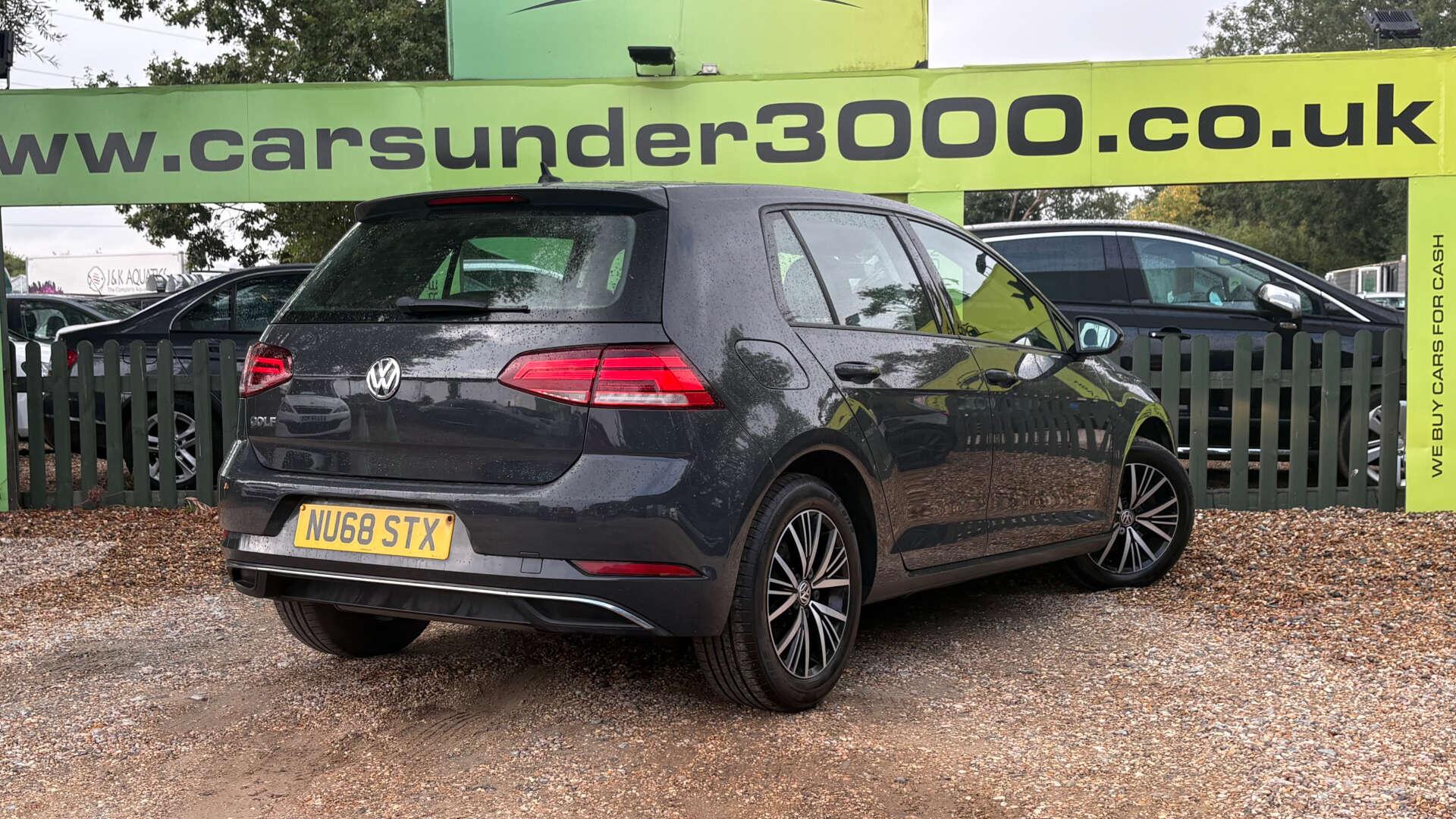 Volkswagen Golf view 5