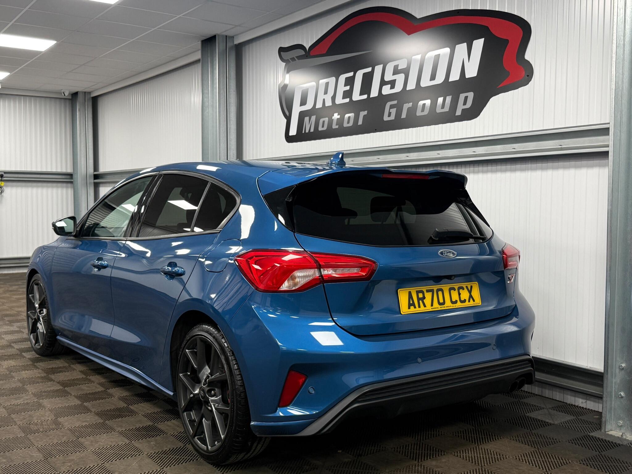 Ford Focus view 11
