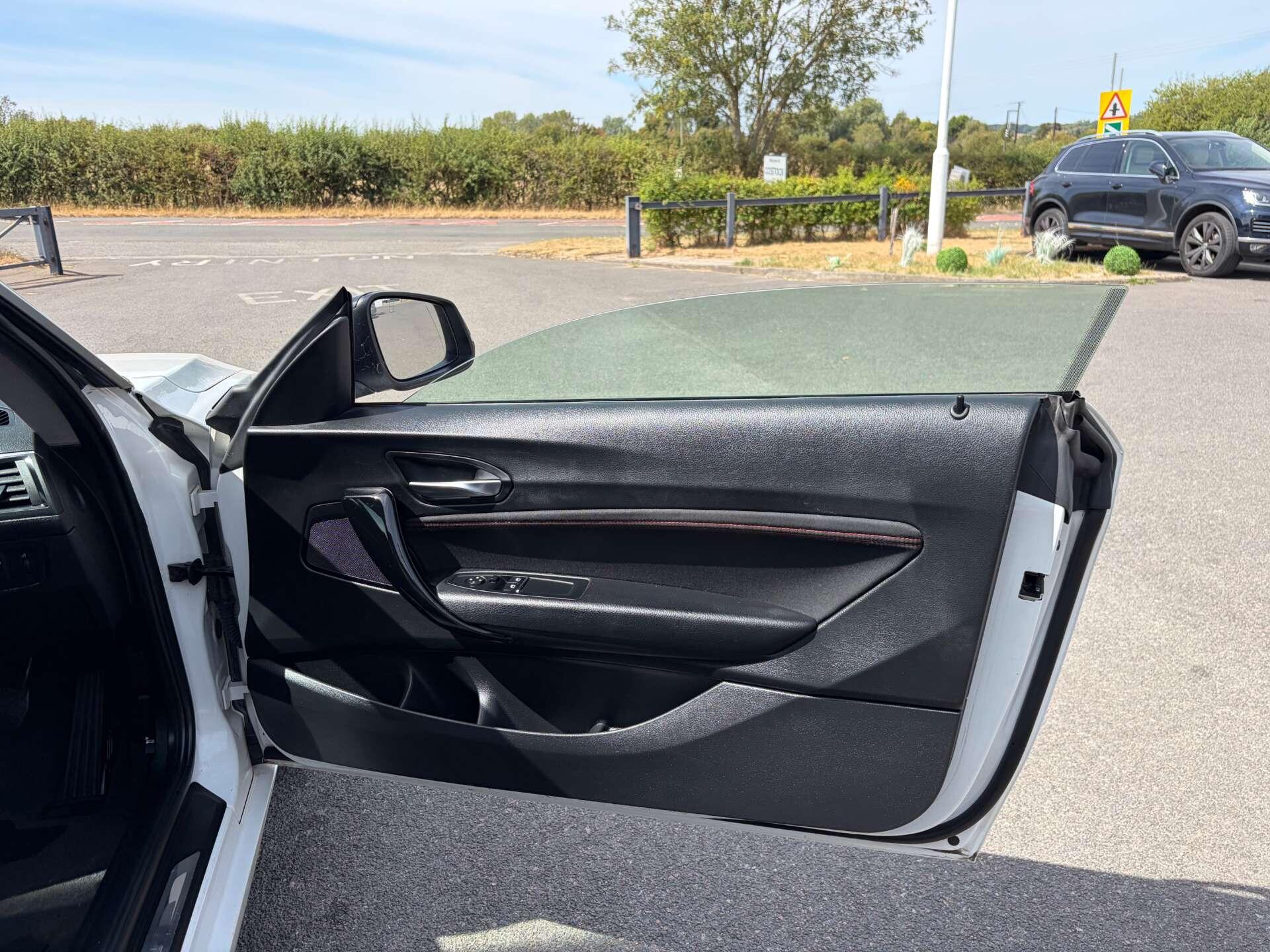 BMW 2 Series view 25