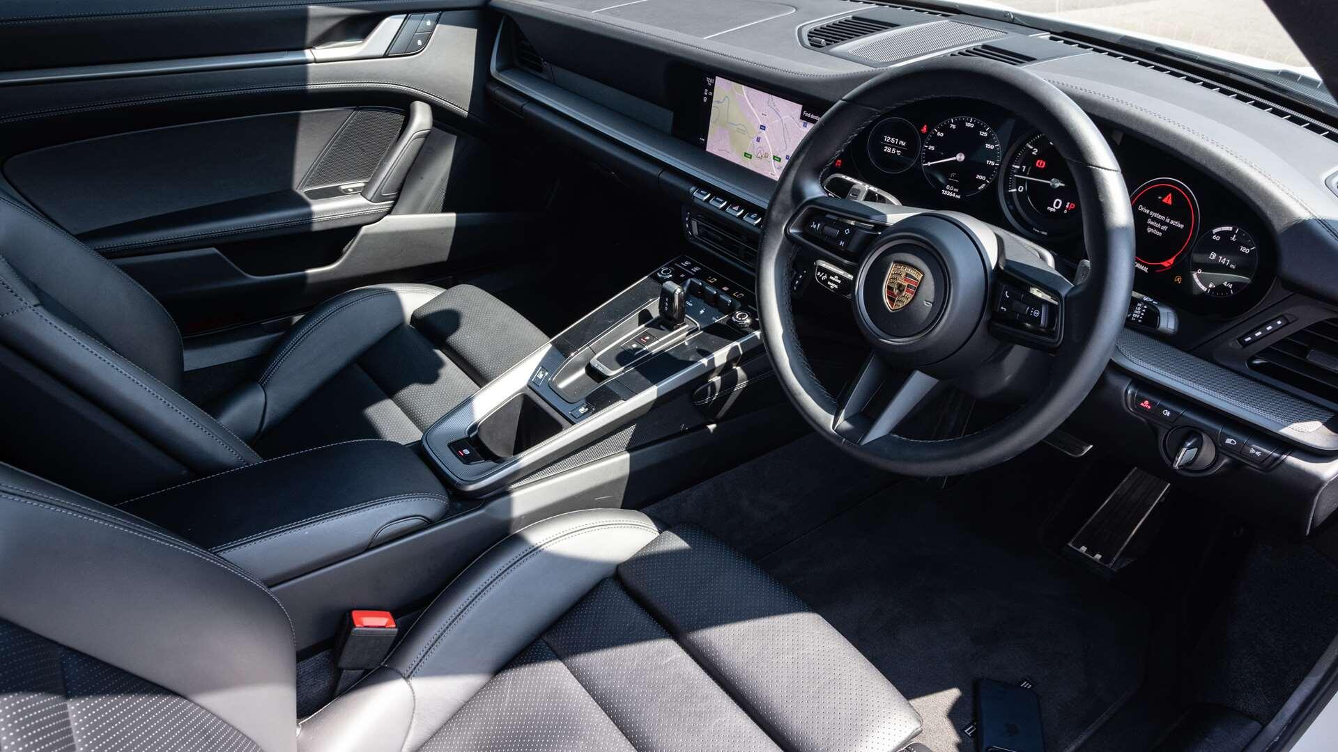Porsche 911 view 16