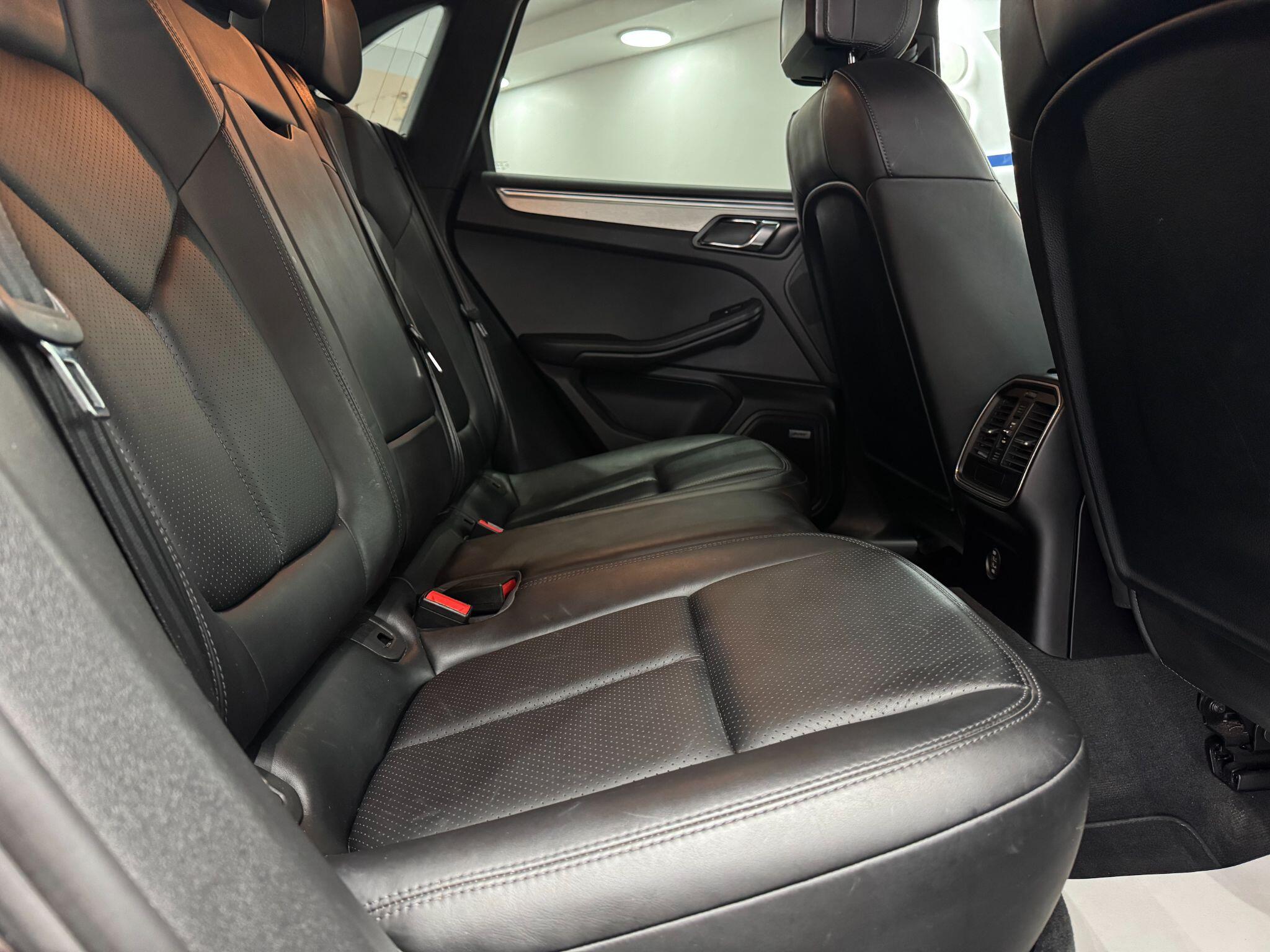 Porsche Macan view 66