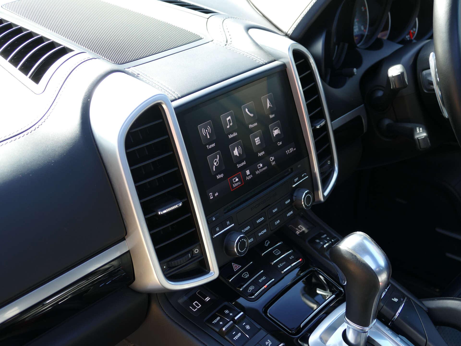 Porsche Cayenne view 30