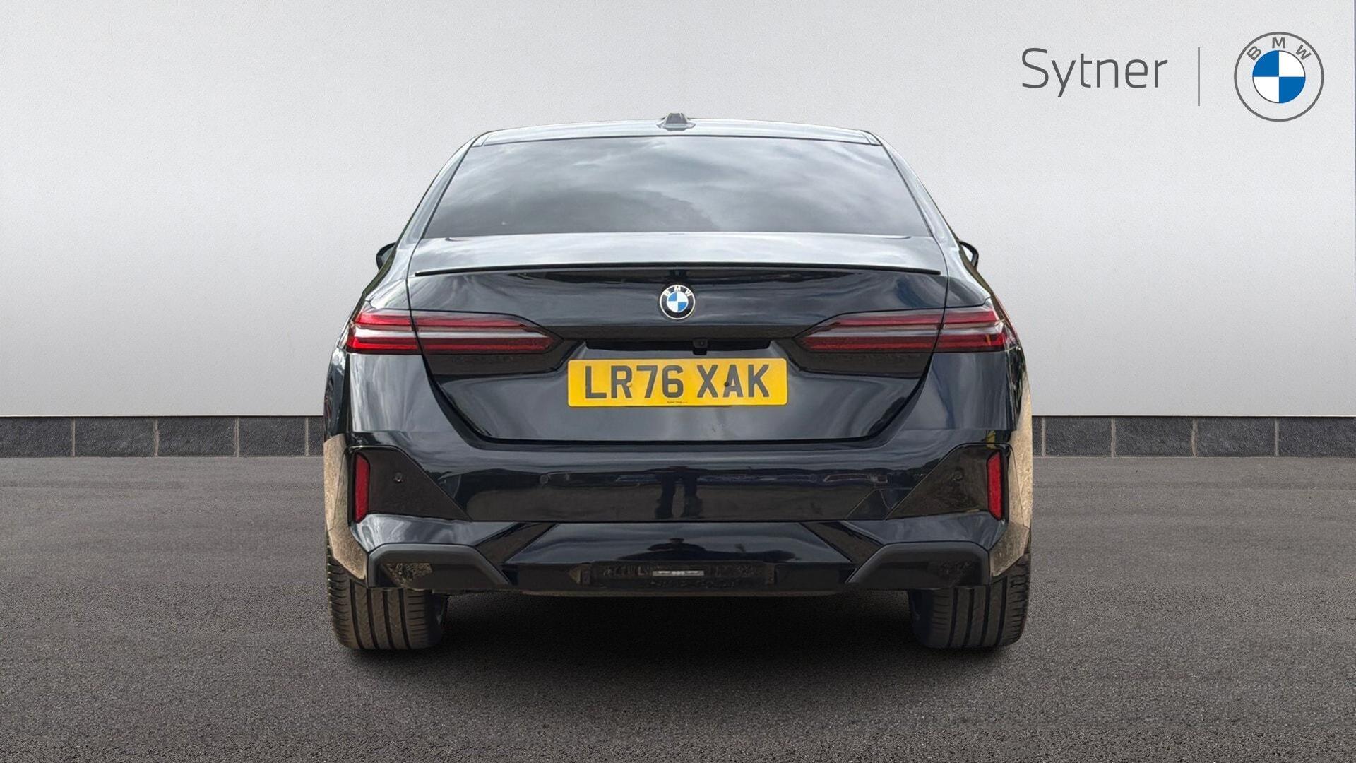 BMW 5 Series view 15