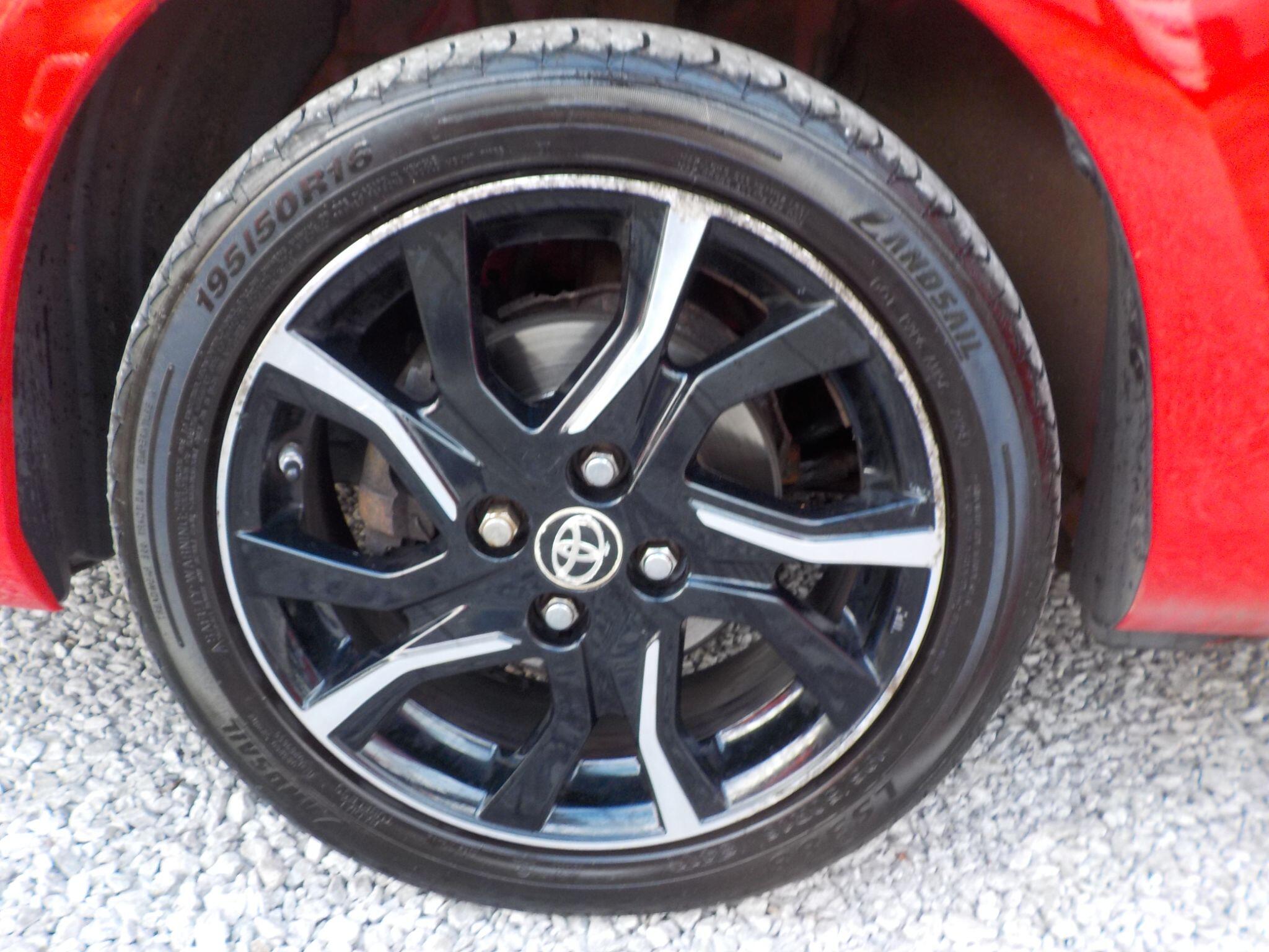 Toyota Yaris 1.33 Dual VVT-i Design Euro 6 5dr