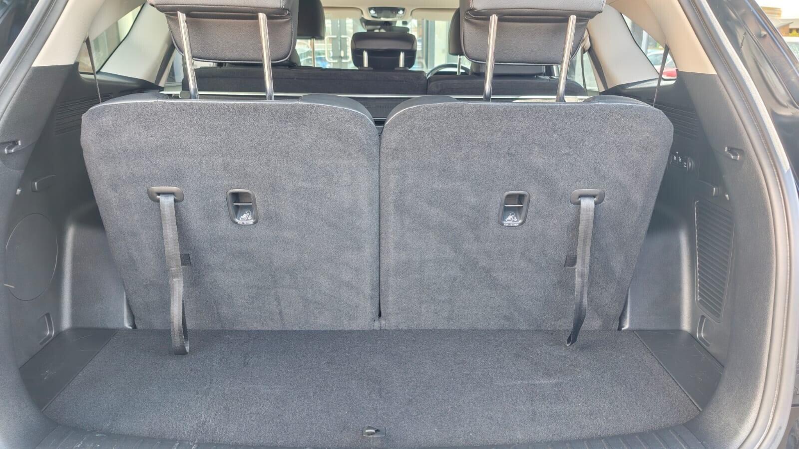 Kia Sorento view 8