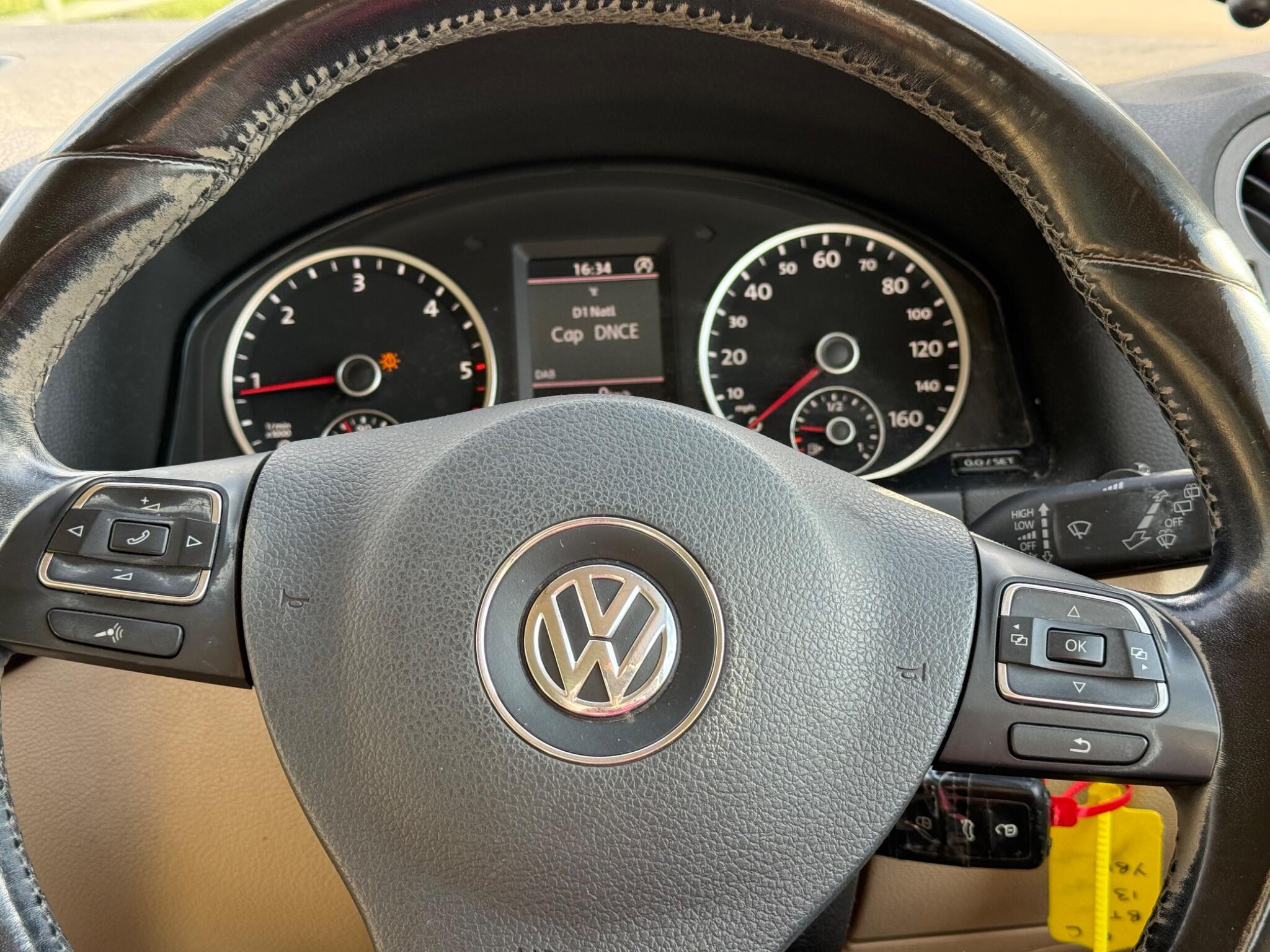 Volkswagen Tiguan 2.0 TDI BlueMotion Tech SE 4WD Euro 5 (s/s) 5dr — photo 43 of 100
