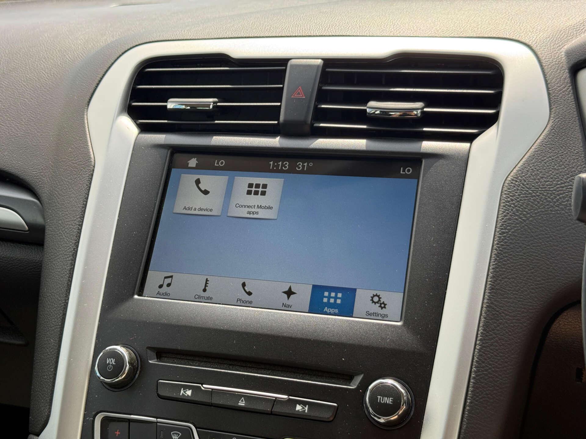 Ford Mondeo view 58