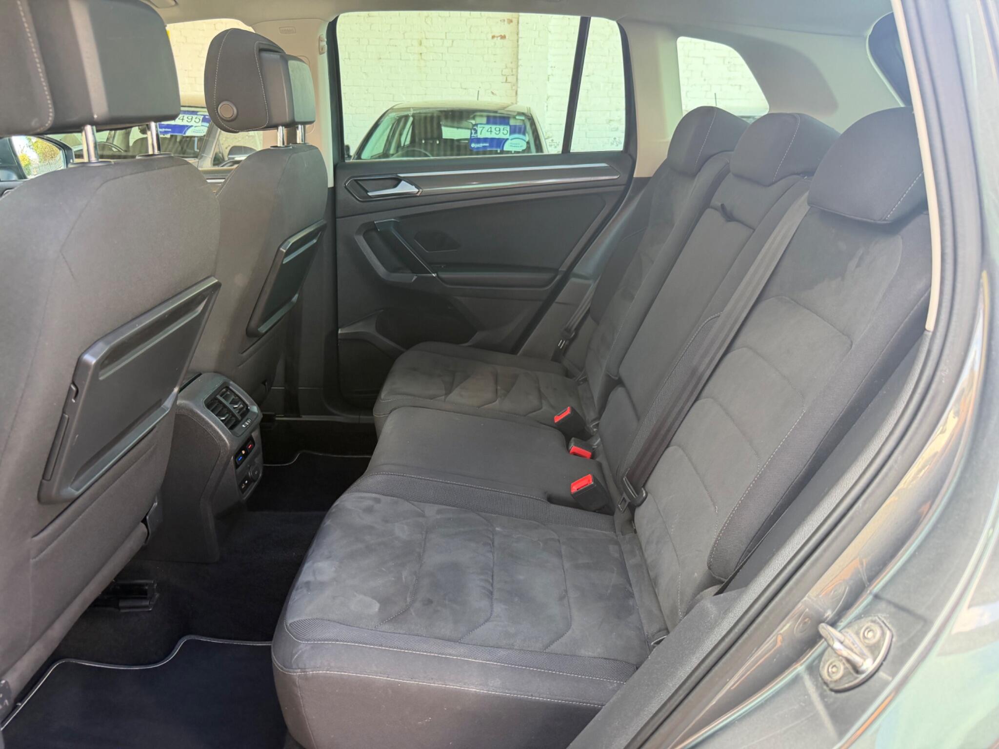 Volkswagen Tiguan view 19