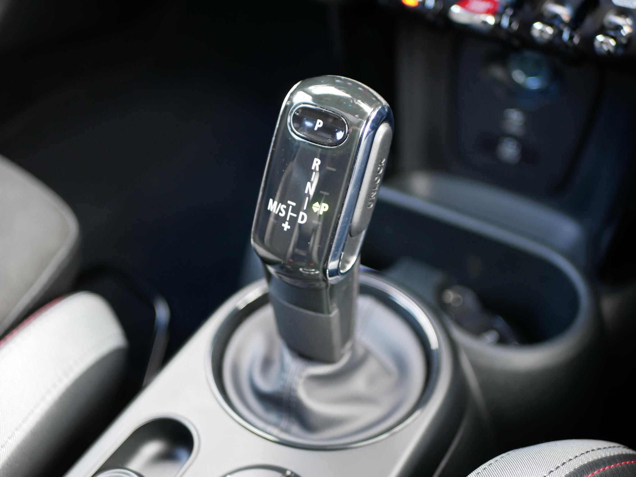 Mini Hatch view 29