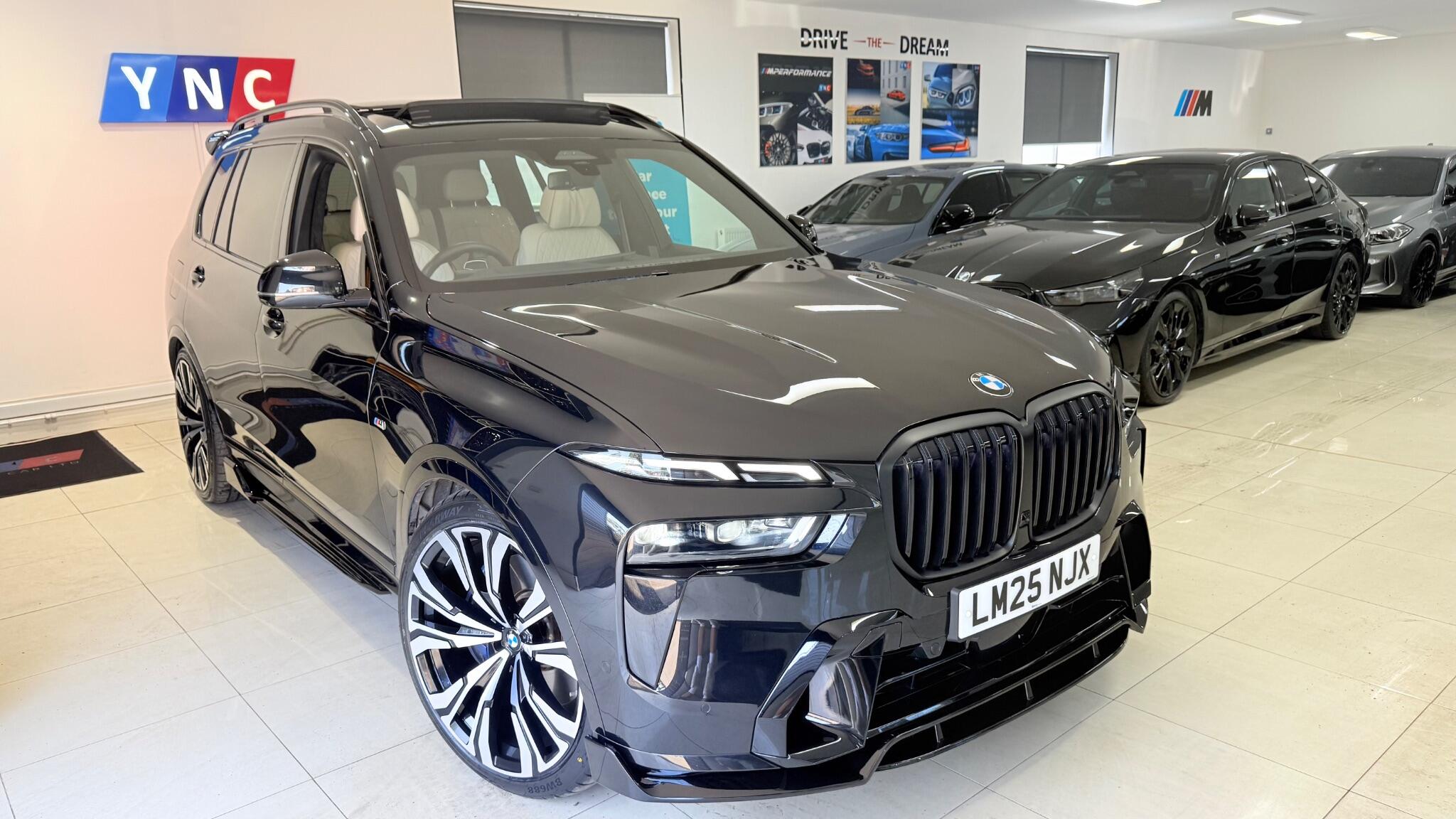 BMW X7 view 18