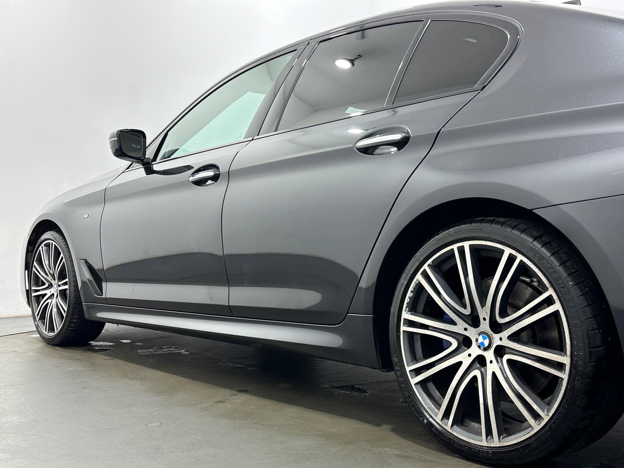 BMW 5 Series view 51
