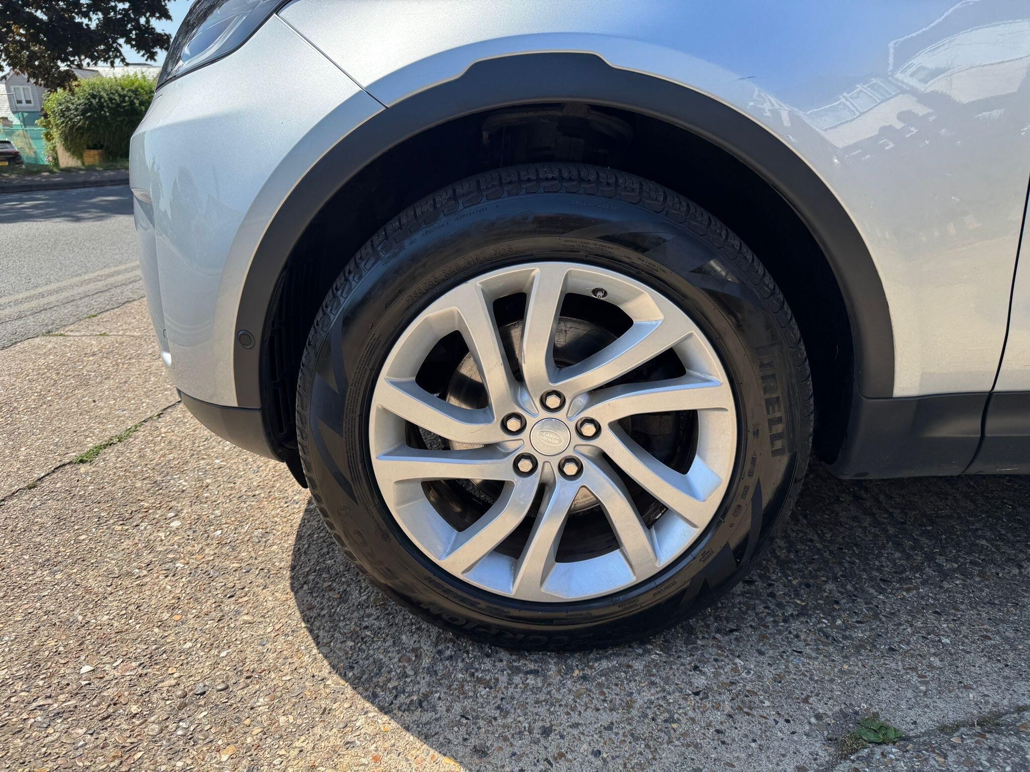 Land Rover Discovery view 43