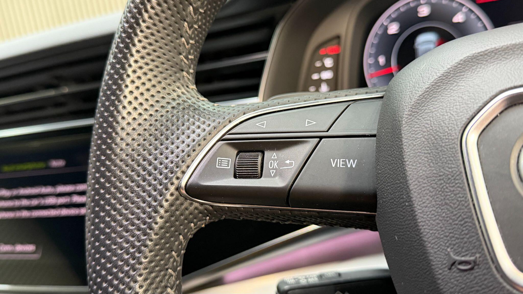 Audi Q8 view 28