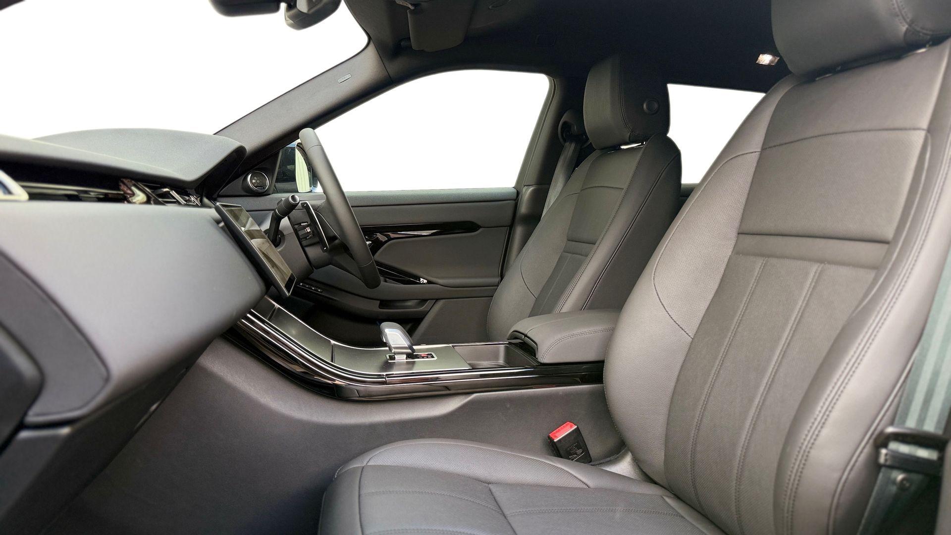 Land Rover Range Rover Evoque view 3