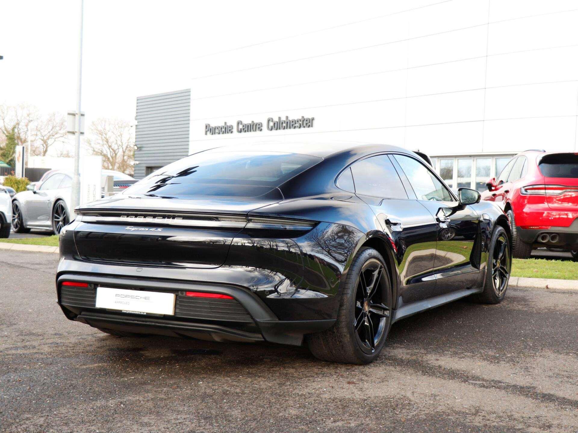 Porsche Taycan view 35