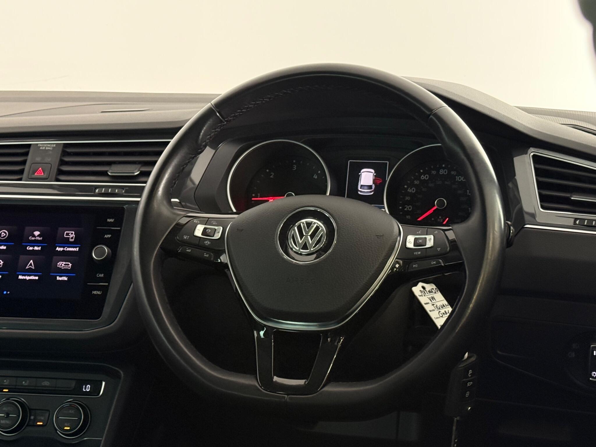 Volkswagen Tiguan view 16