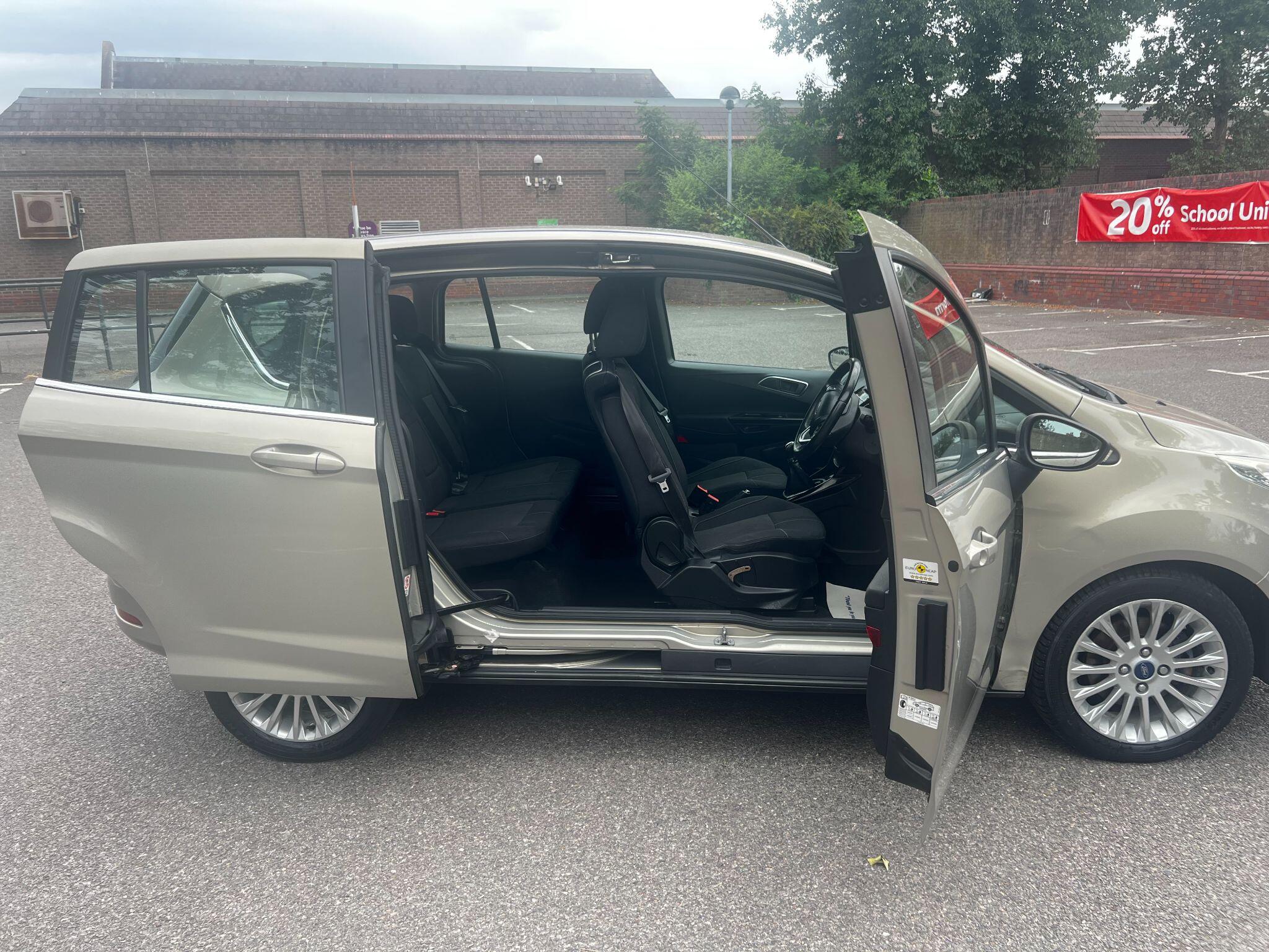 Ford B-Max view 9