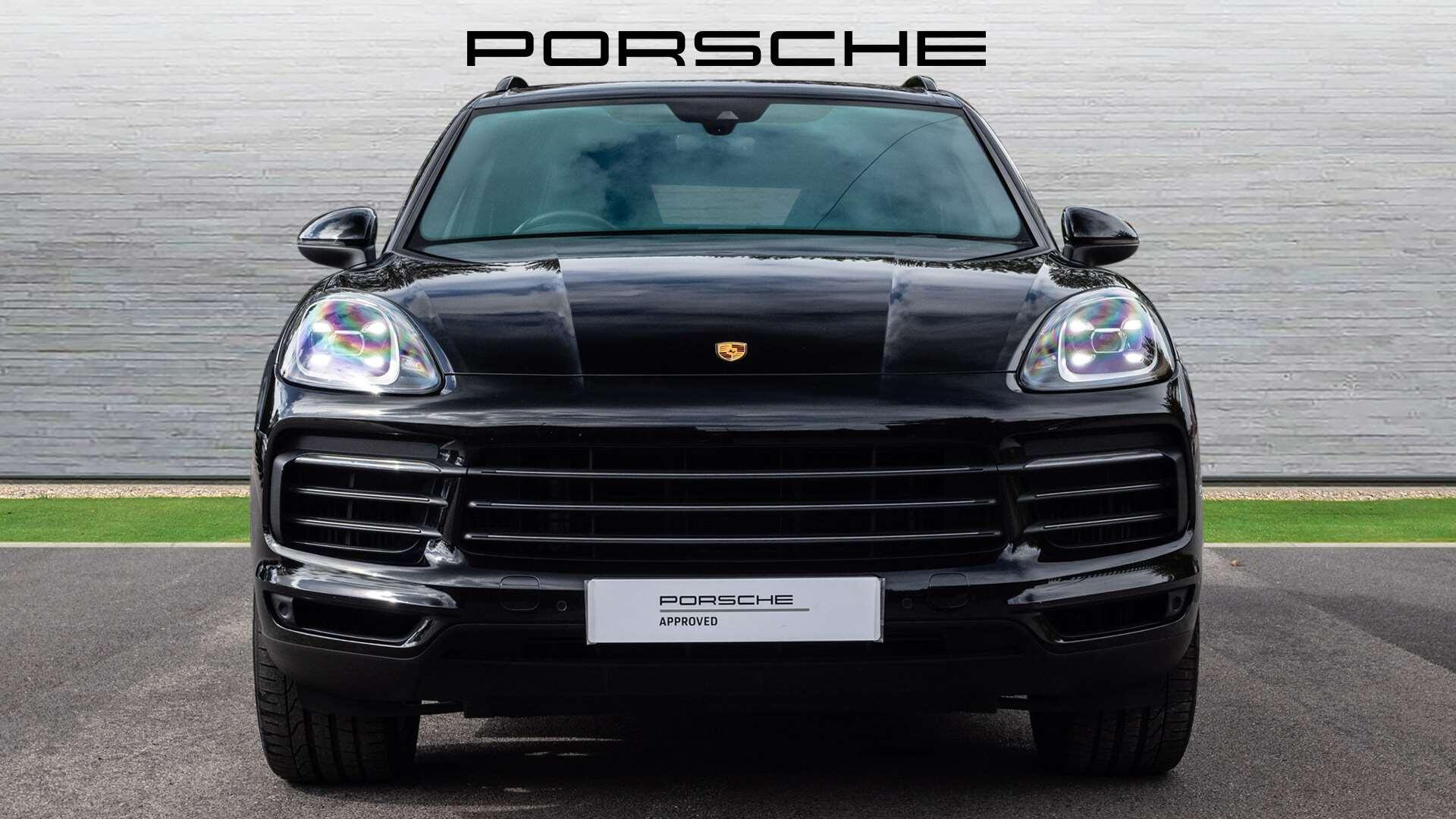 Porsche Cayenne view 9