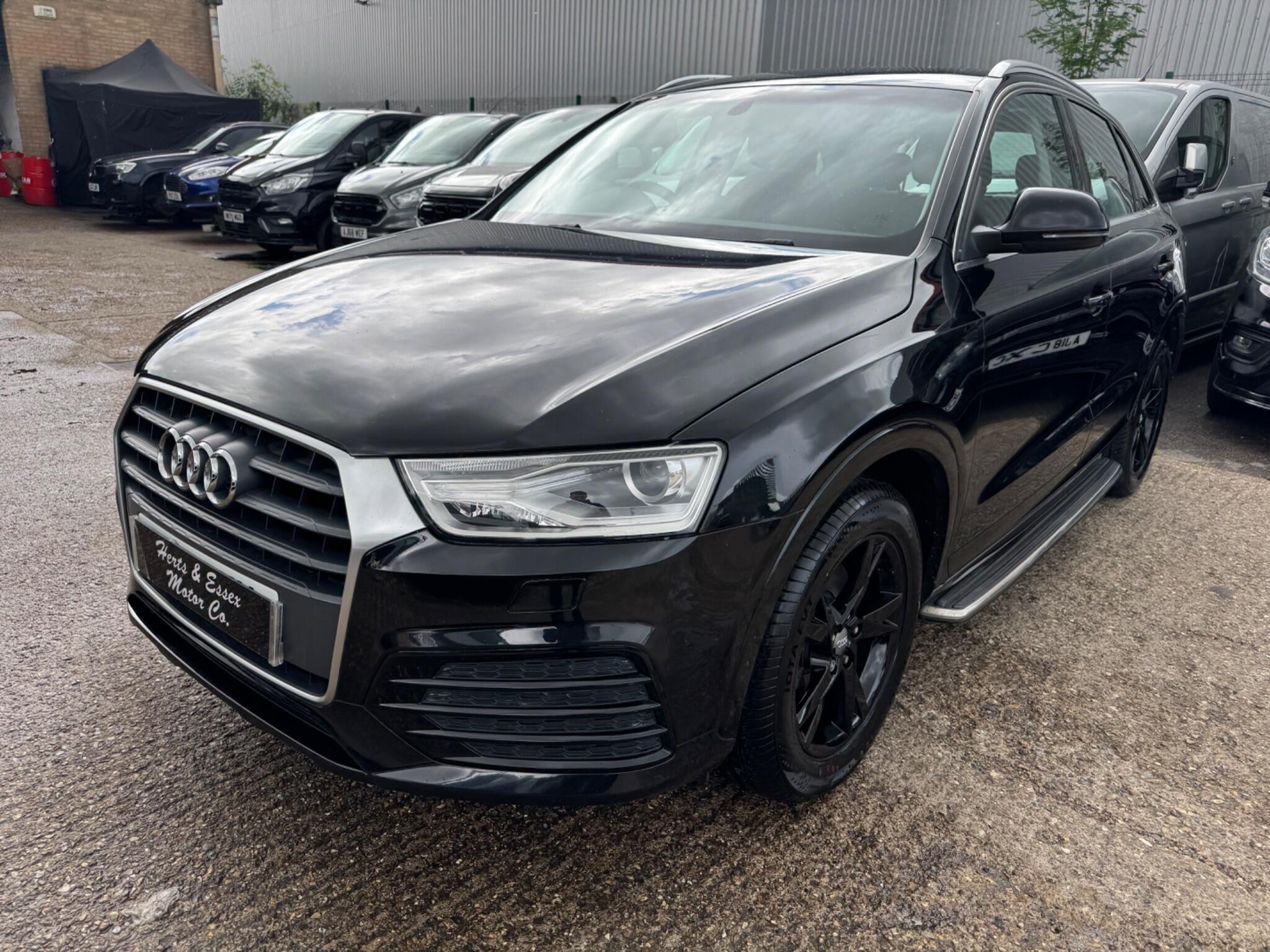 Audi Q3 view 7