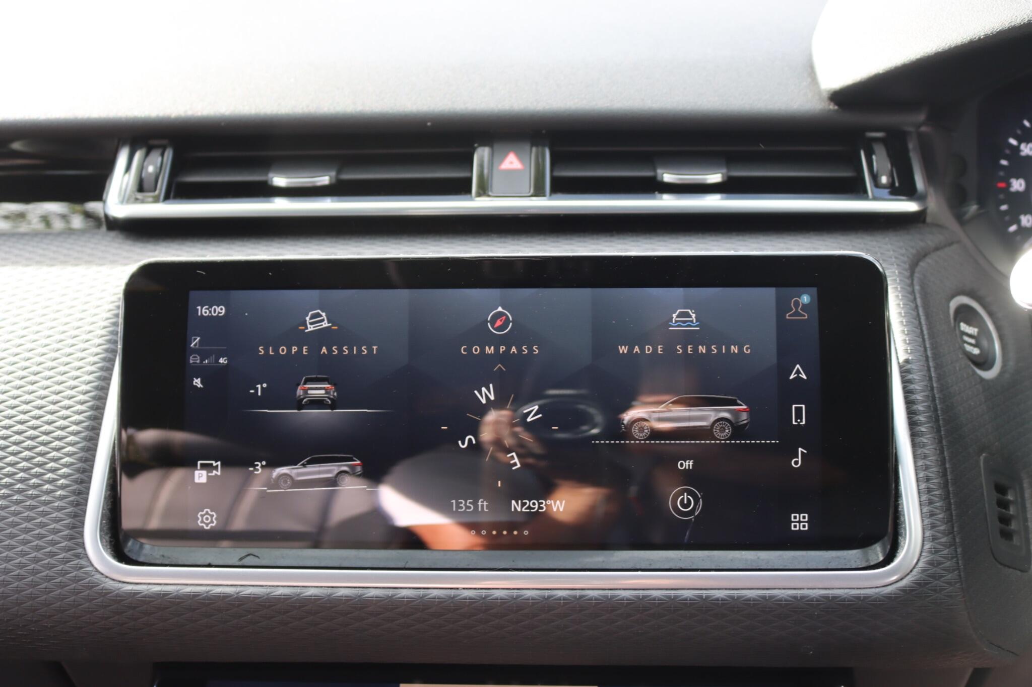 Land Rover Range Rover Velar view 61