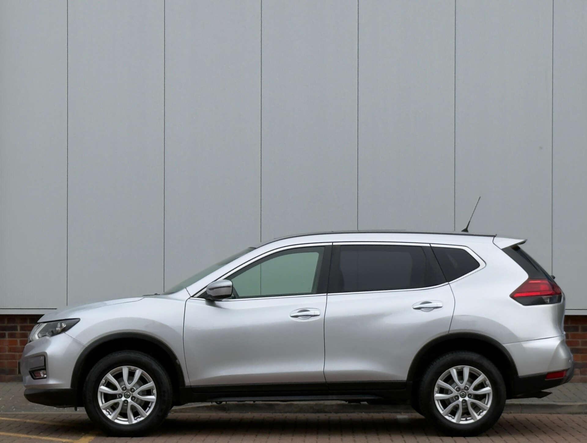 Nissan X-Trail view 8