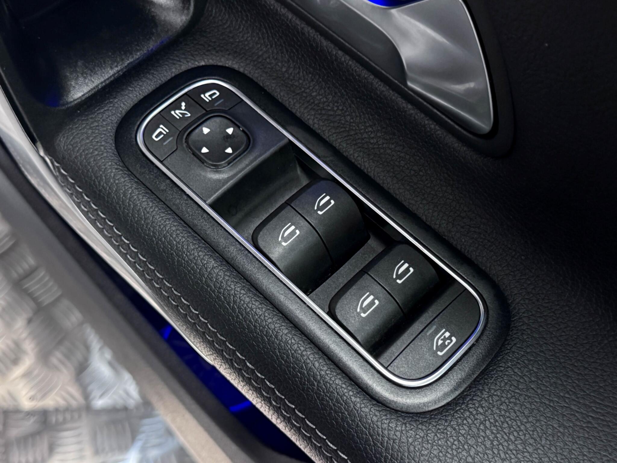 Mercedes-Benz Cla view 26